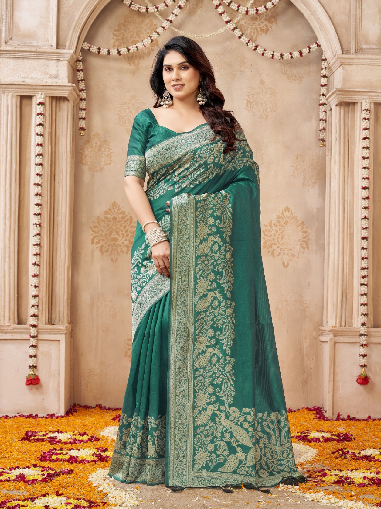 Green Peacock Woven Handloom Raw Silk Saree