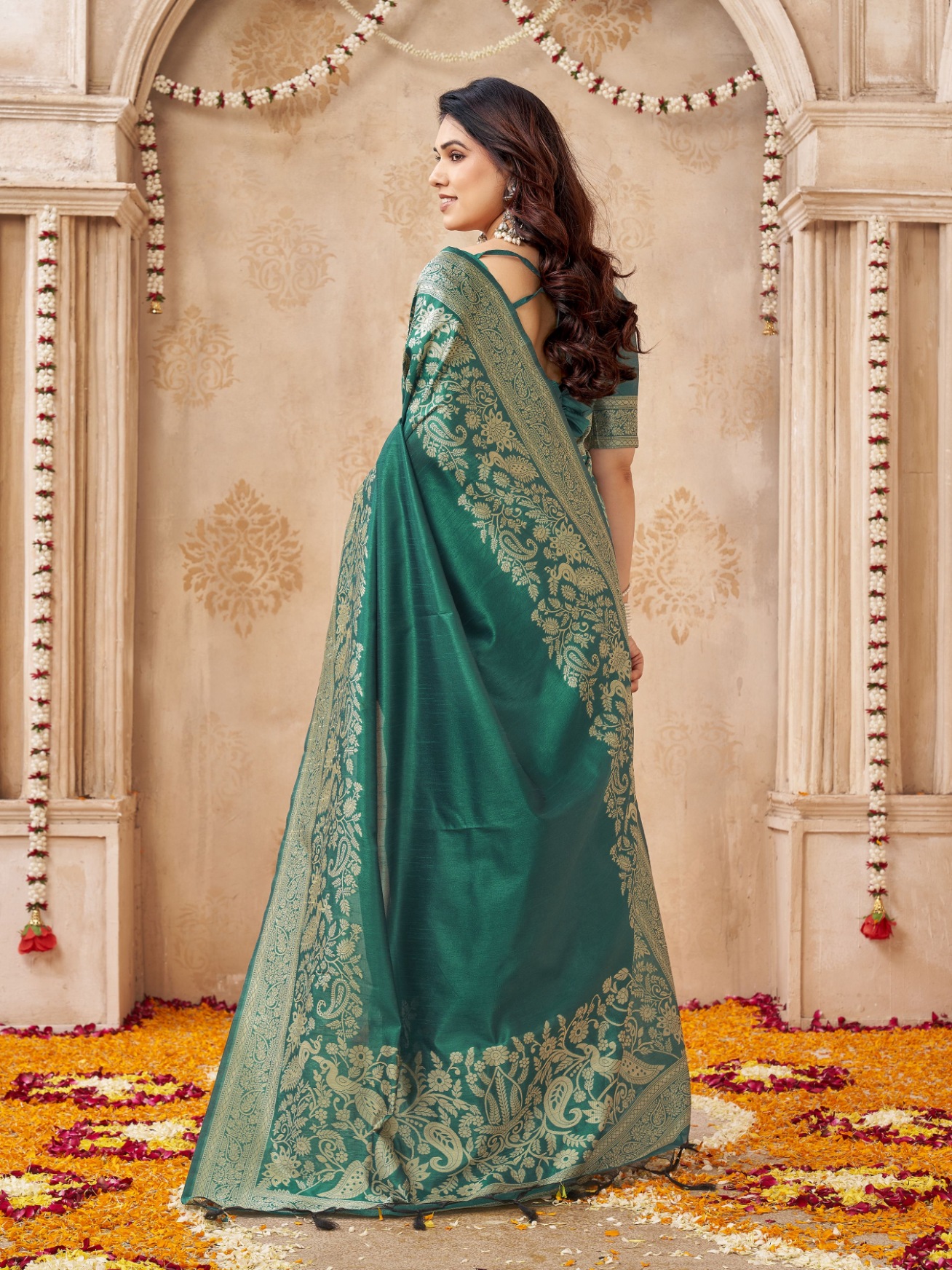 Green Peacock Woven Handloom Raw Silk Saree — alternate view