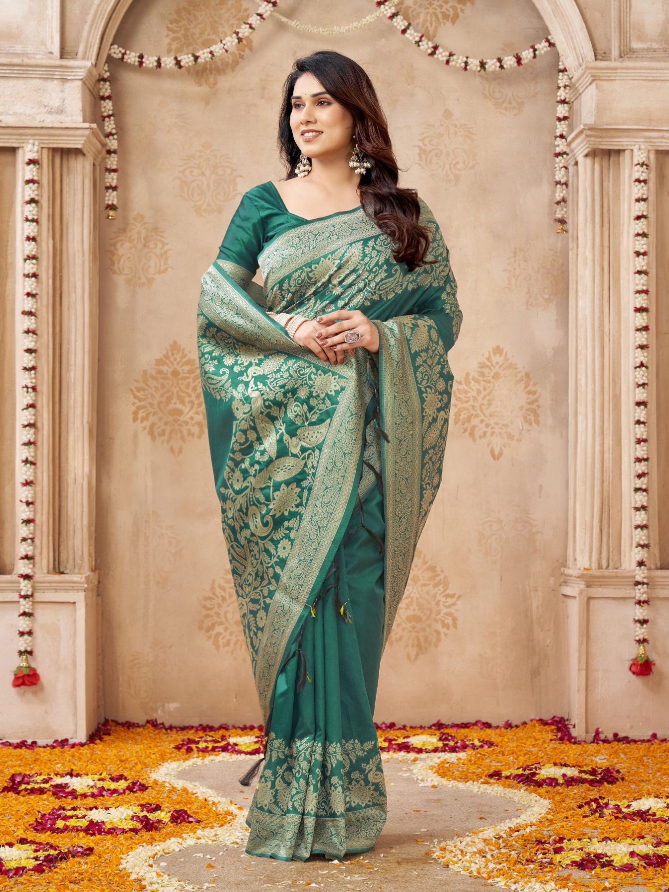 Green Peacock Woven Handloom Raw Silk Saree