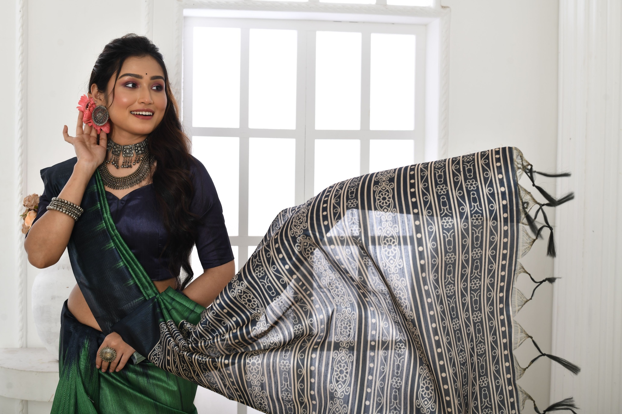 Green Temple Printed Tussar Silk Saree — alternate view
