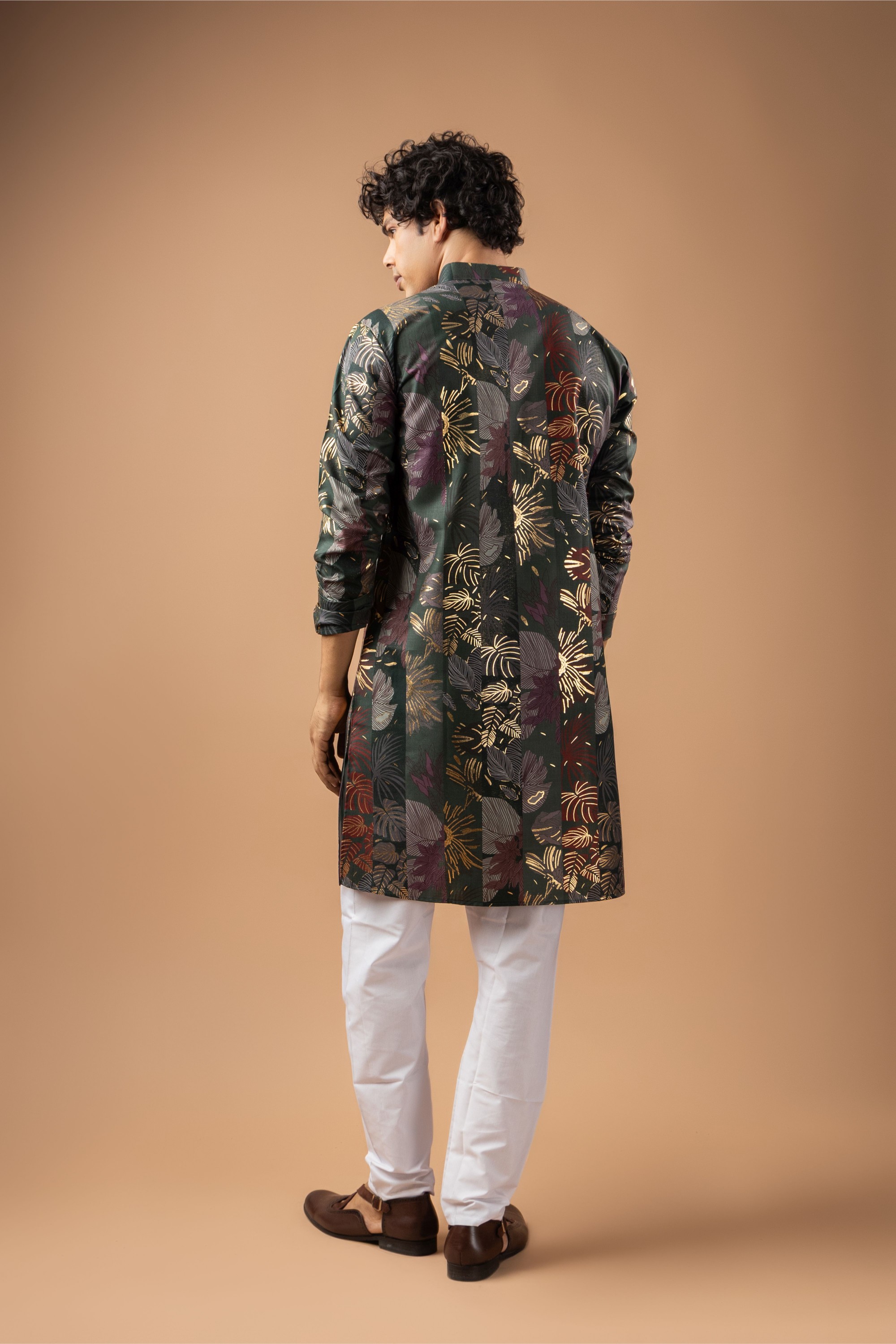 Grey Botanical Foil Print Magnet Kurta Pyjama — alternate view