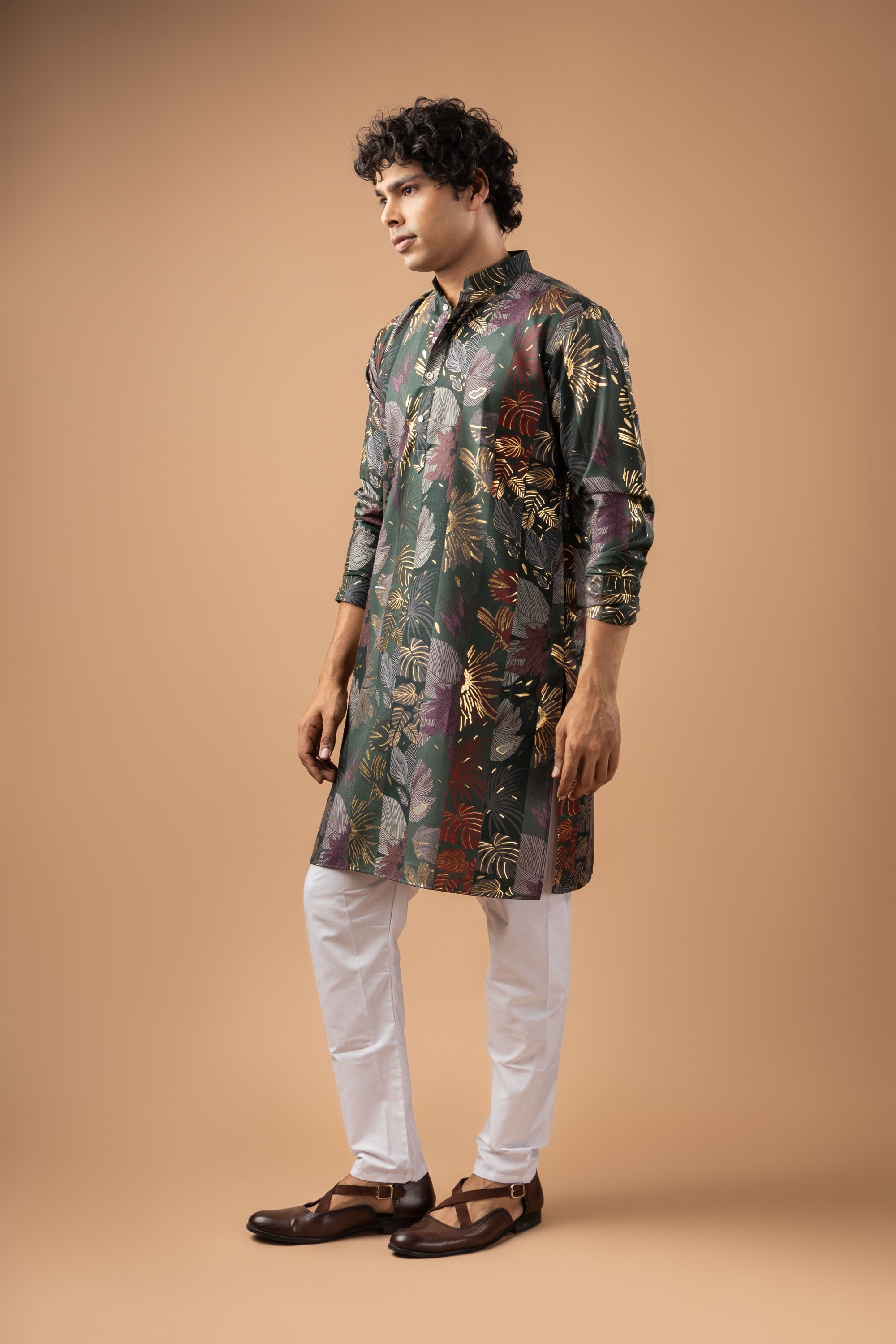 Grey Botanical Foil Print Magnet Kurta Pyjama