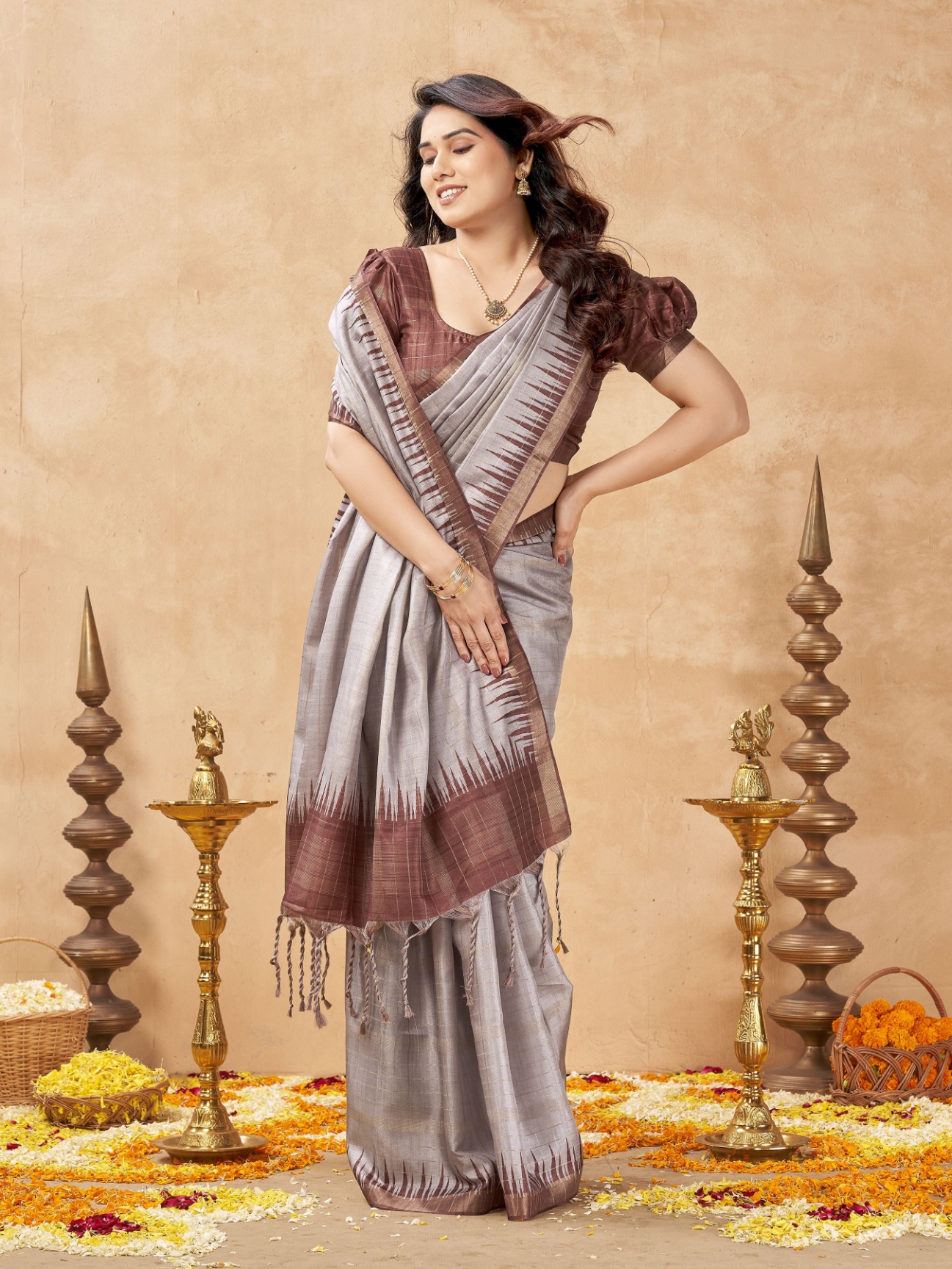 Grey Checked Weaving Zari Tussar Silk Saree