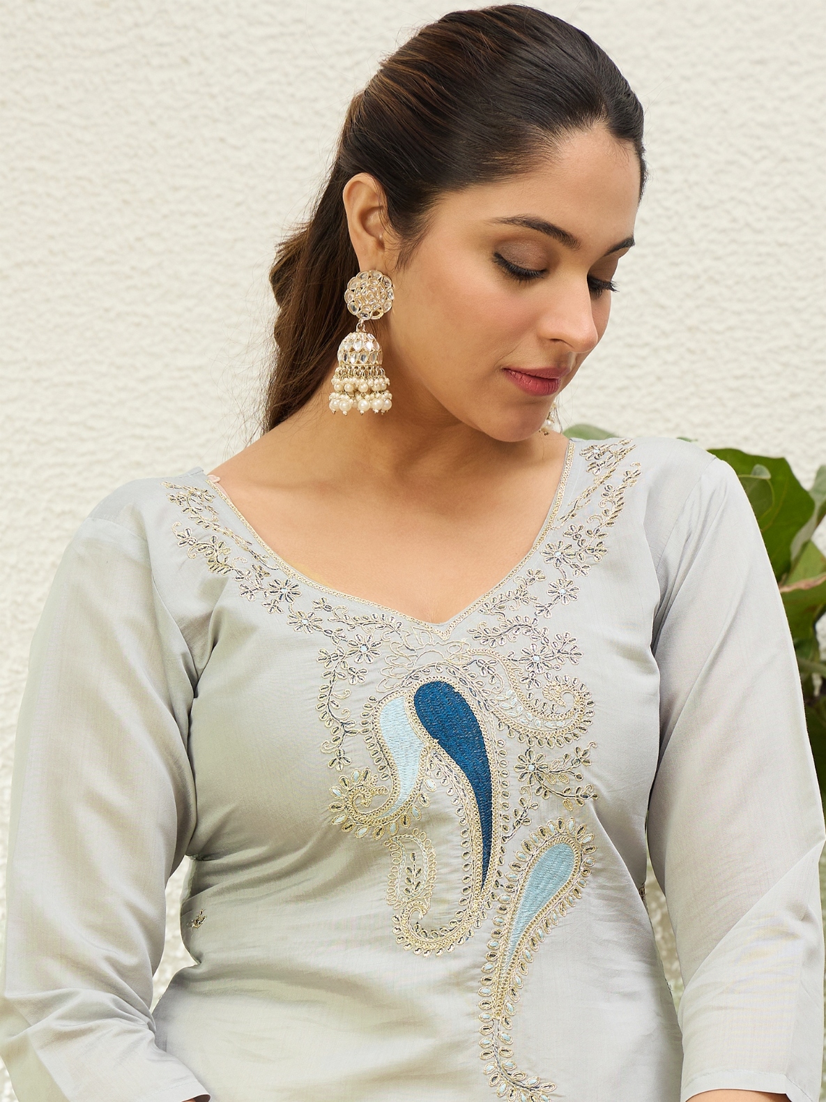 Grey Embroidered Pattern Embroidery Silk Kurti