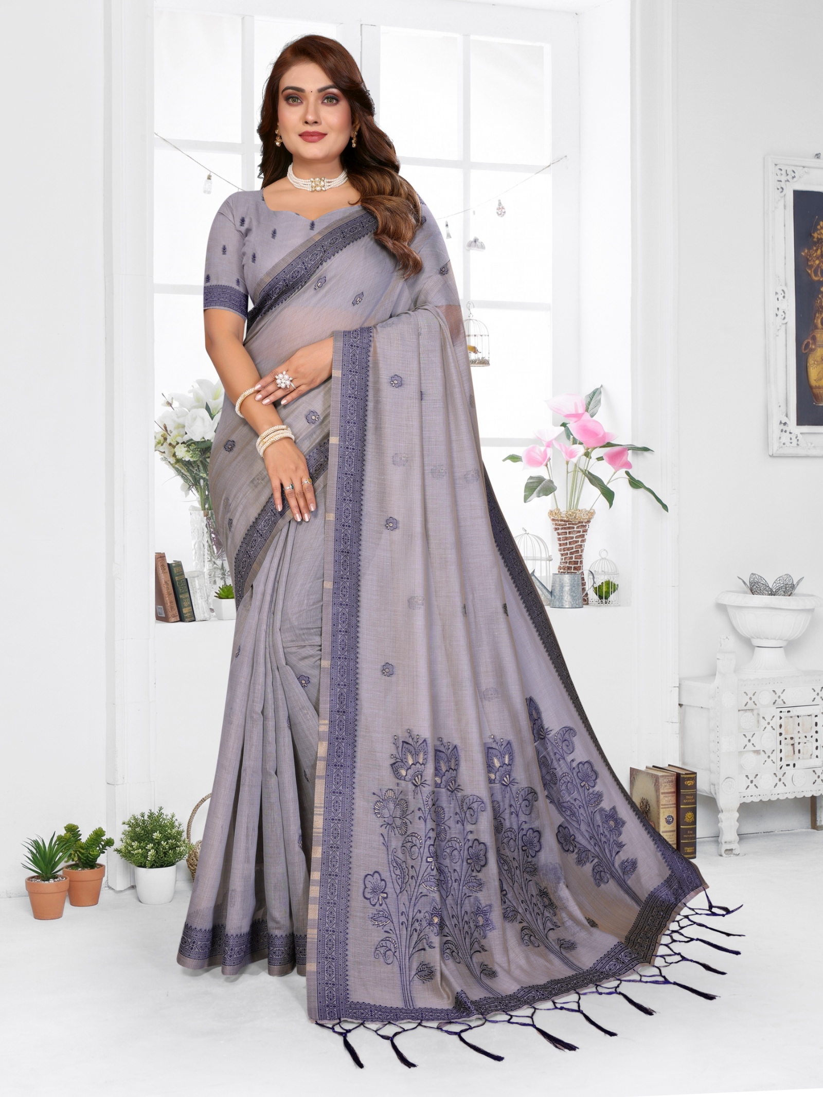 Grey Floral Jacquard Spun Cotton Saree