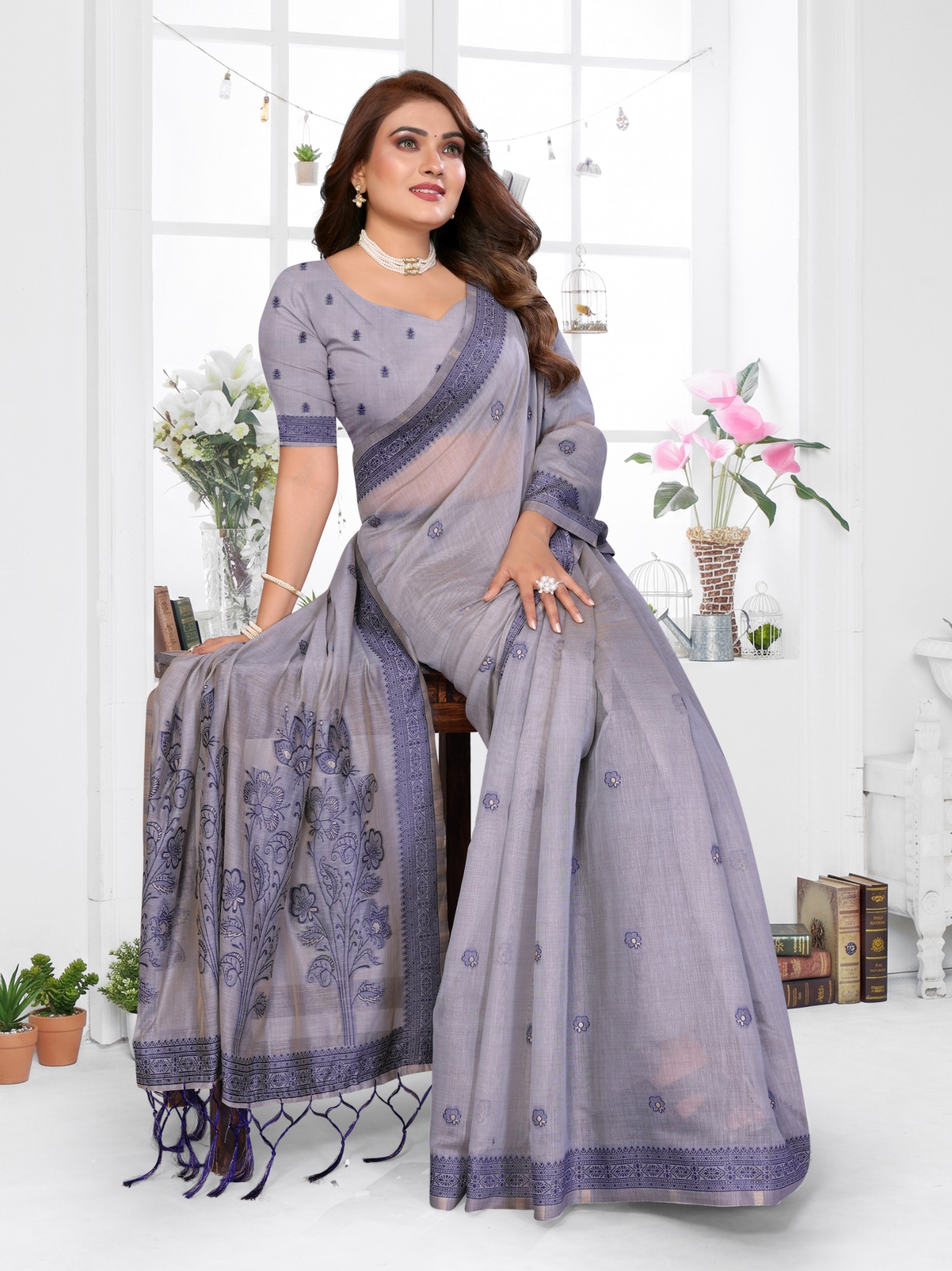 Grey Floral Jacquard Spun Cotton Saree