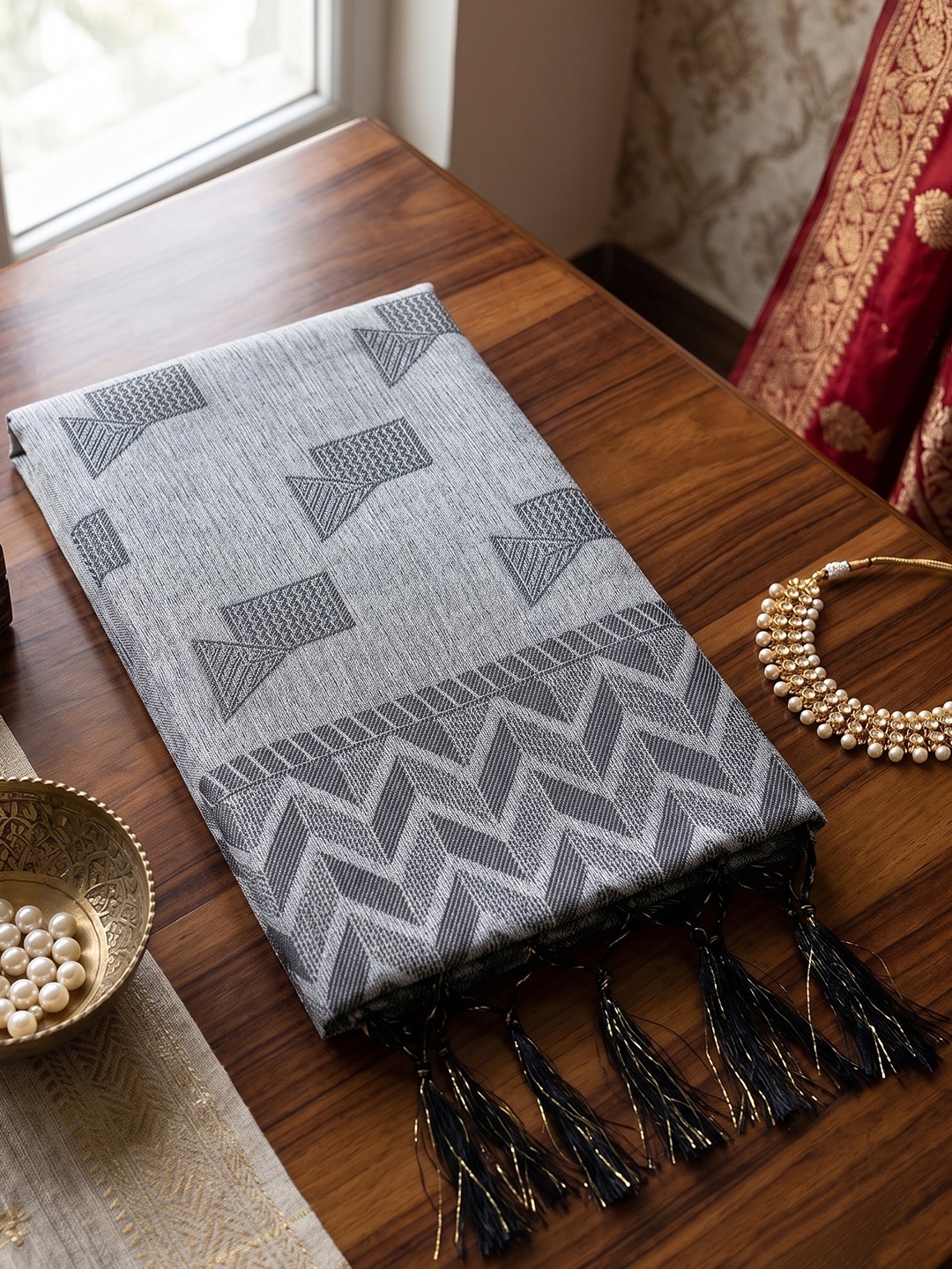 Grey Geometric Woven Linen Saree