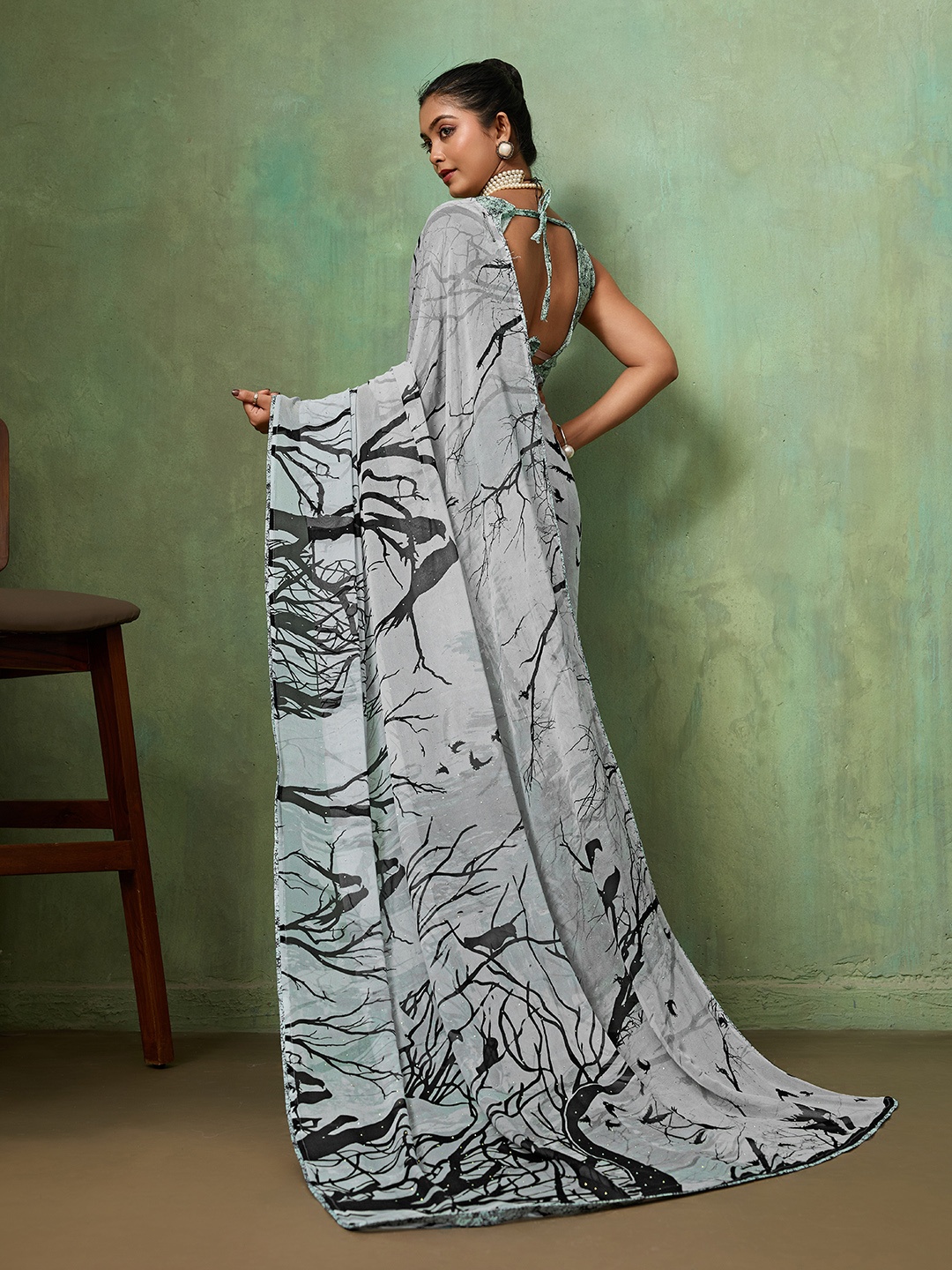 Grey Nature Printed Georgette Casual Saree — alternate view