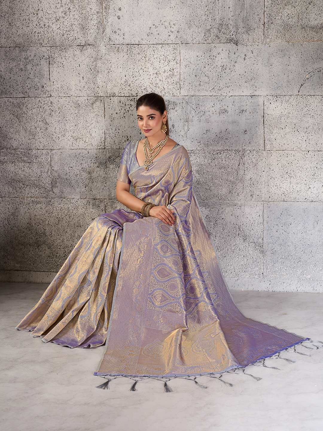 Grey Paisley Woven Zari Kanjivaram Blend Saree — alternate view