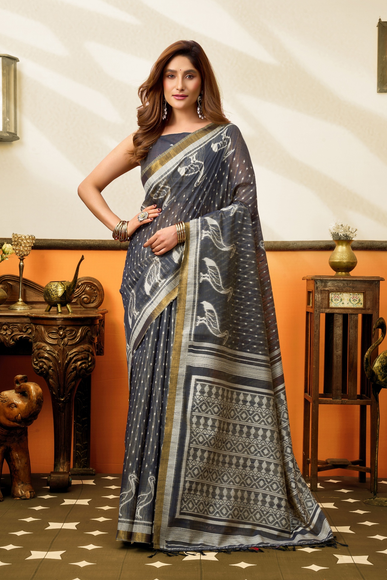 Grey Peacock Motif Jacquard Weaving Cotton Saree