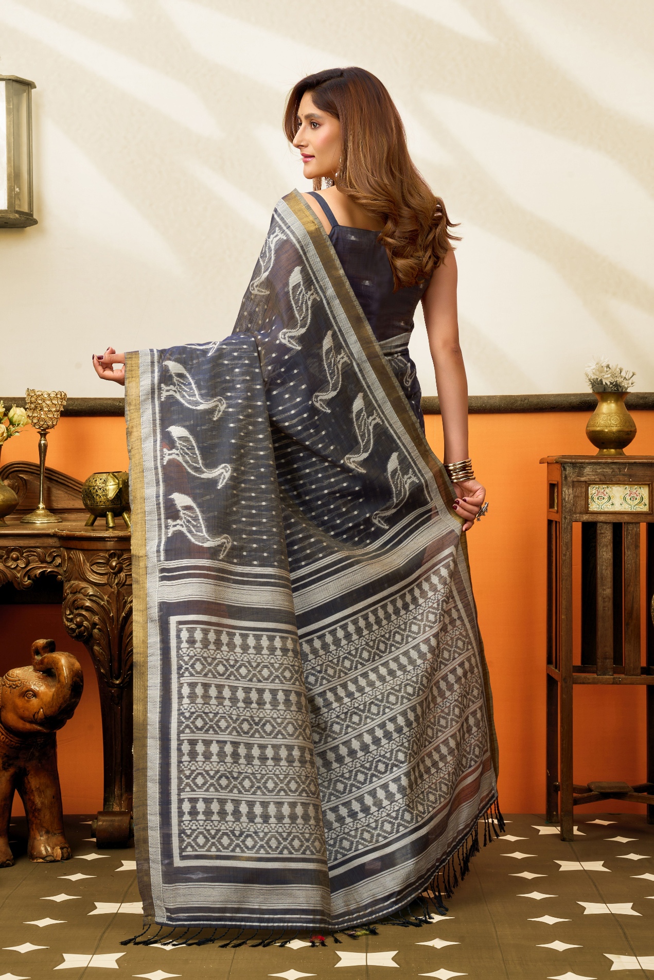 Grey Peacock Motif Jacquard Weaving Cotton Saree — alternate view
