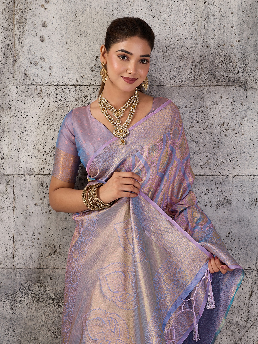 Lavender Paisley Woven Zari Kanjivaram Blend Saree
