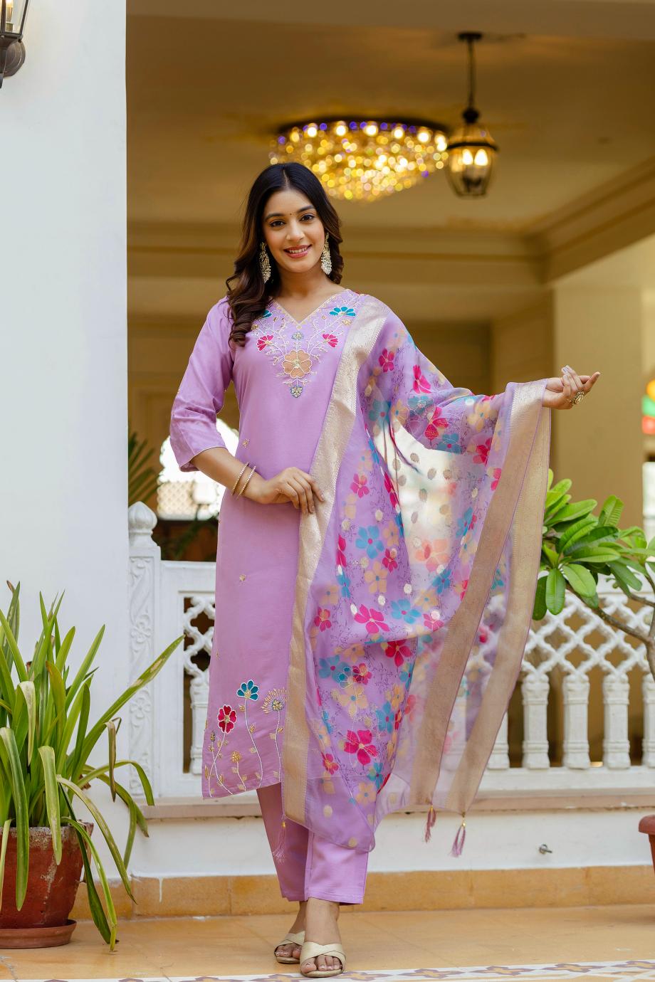 Lavender Viscose Gadhwal Salwar Suit