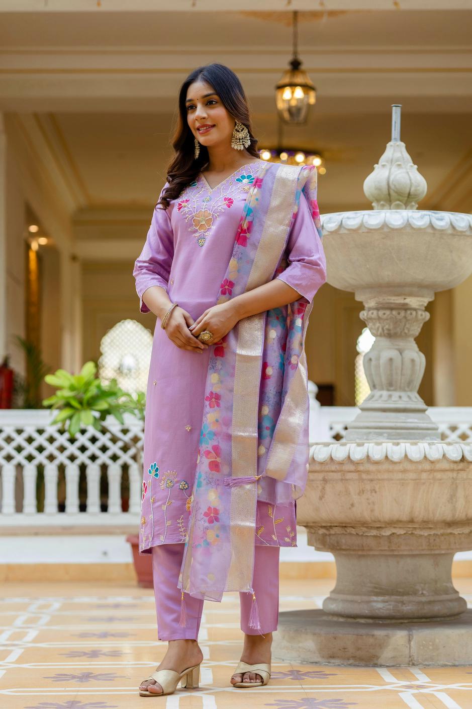 Lavender Viscose Gadhwal Salwar Suit
