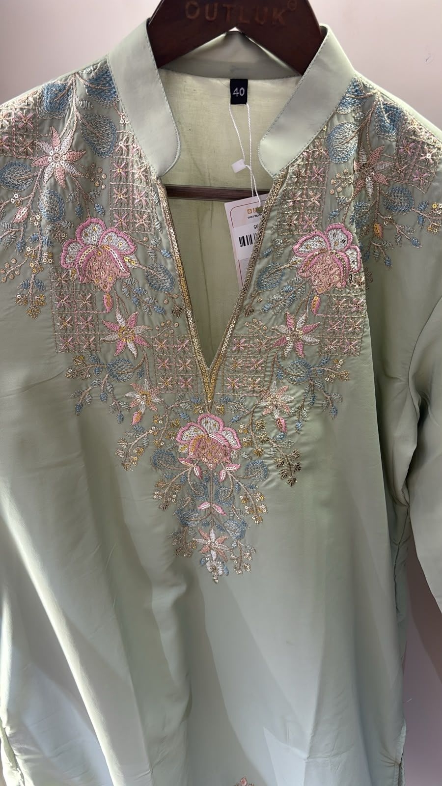 Light Green Floral Embroidered Georgette Kurta Pyjama
