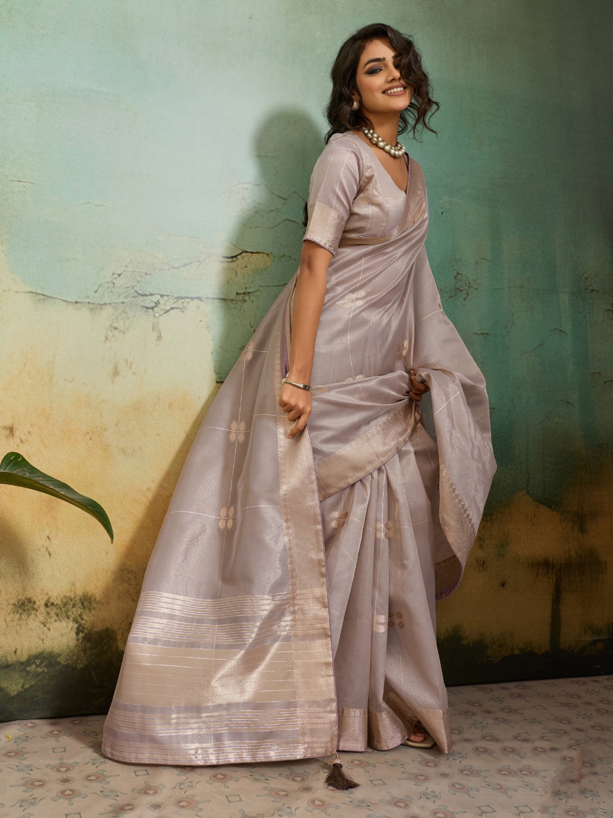 Light Mauve Floral Zari Woven Tissue Linen Saree — alternate view