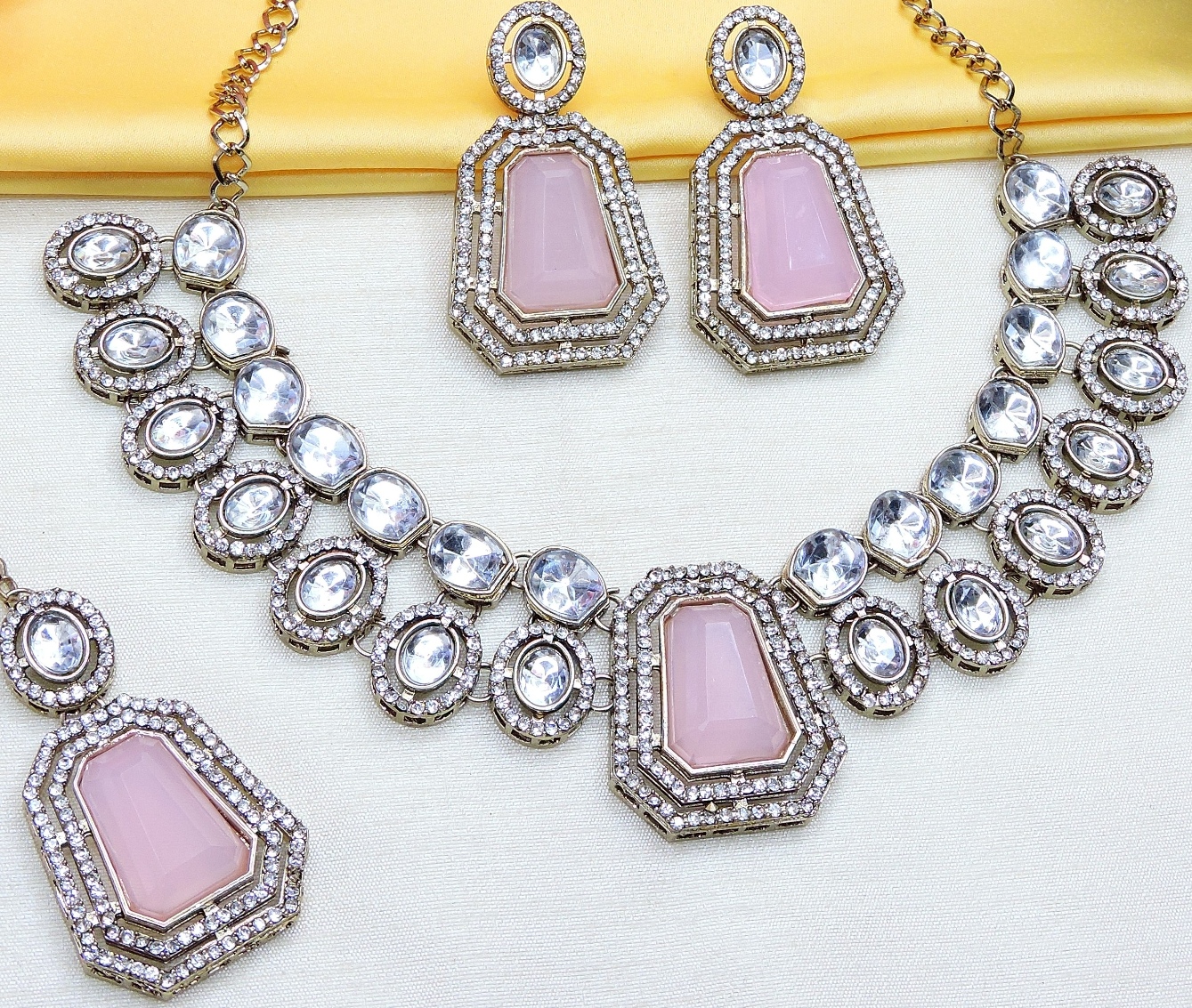 Light Pink Blush Stone Alloy Party Necklace