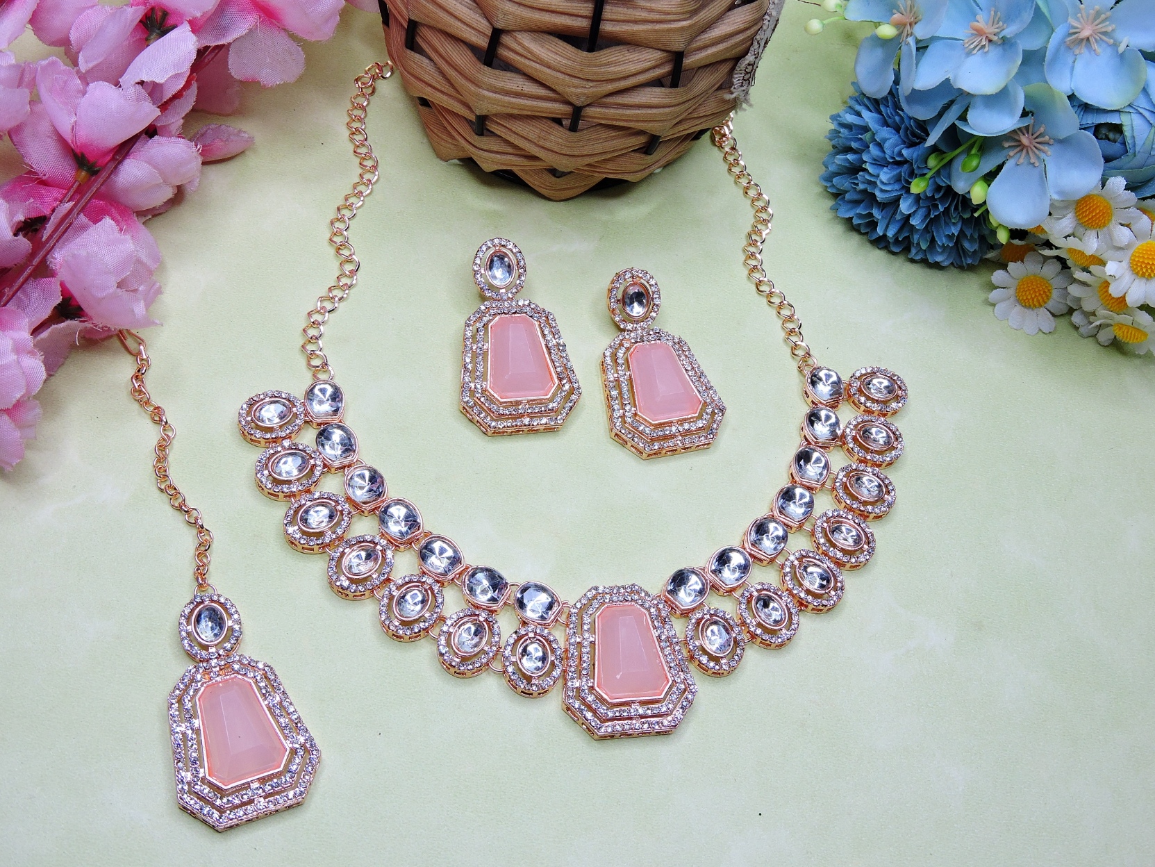 Light Pink Gleam Stone Alloy Designer Necklace