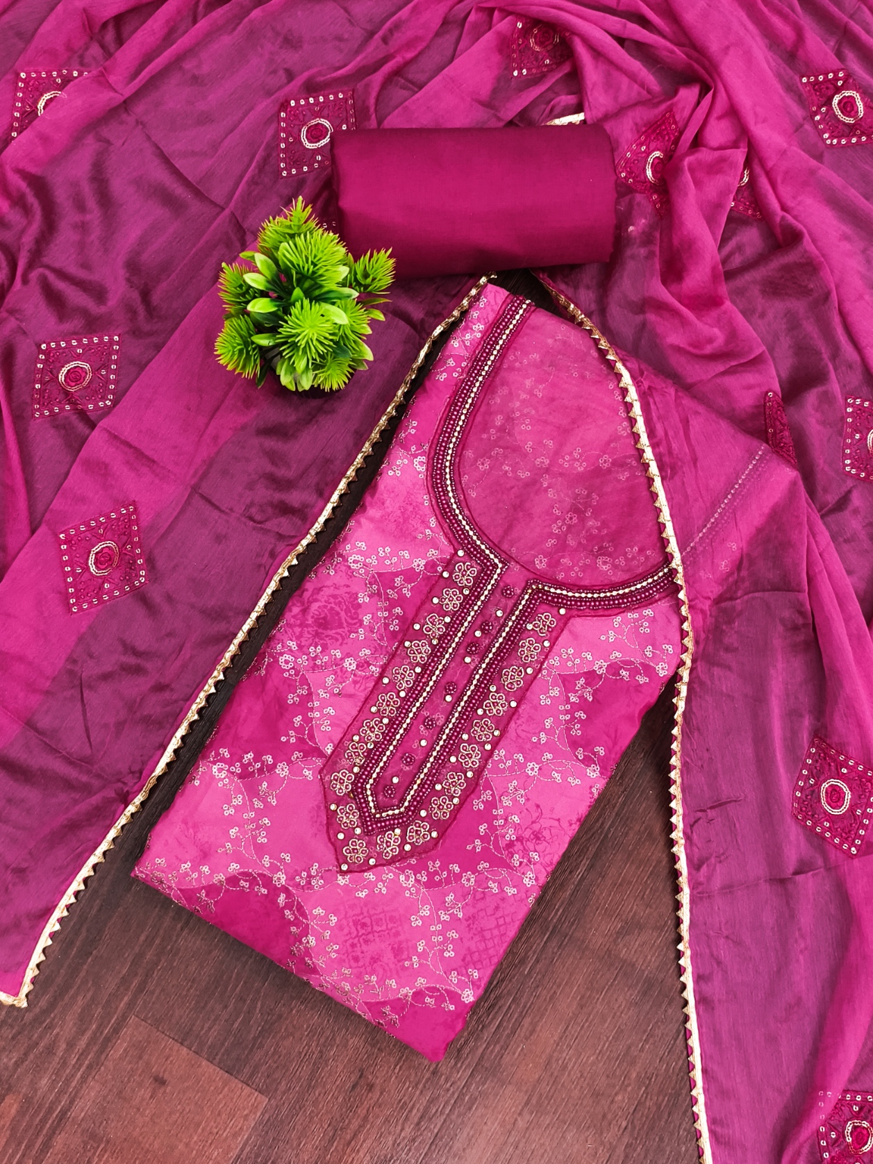 Magenta Geometric Printed Muslin Straight Pant Suit