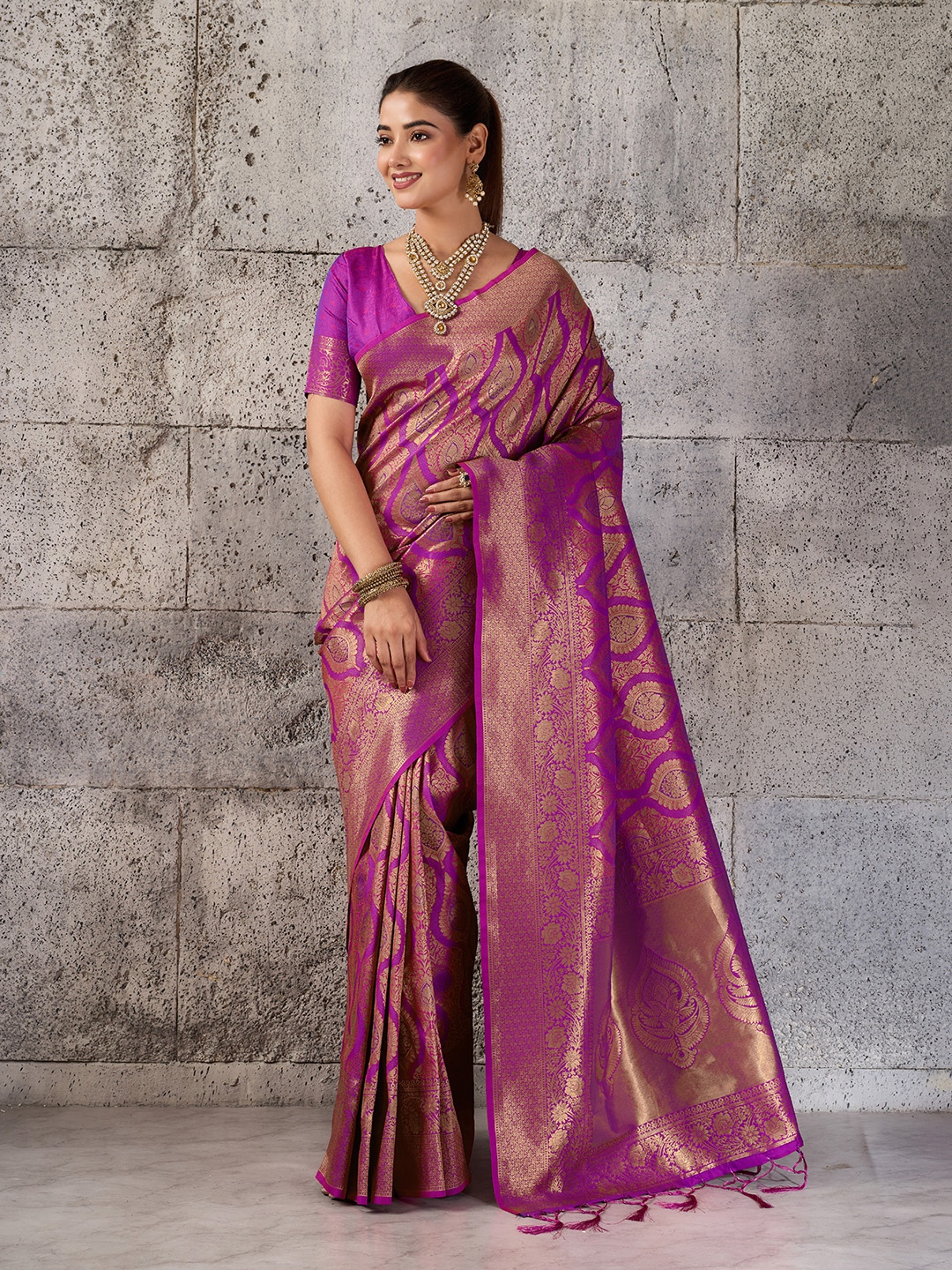 Magenta Jacquard Kanjivaram Silk Blend Saree