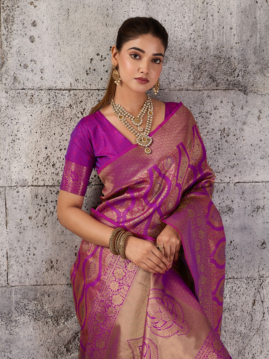 Magenta Paisley Woven Zari Kanjivaram Blend Saree