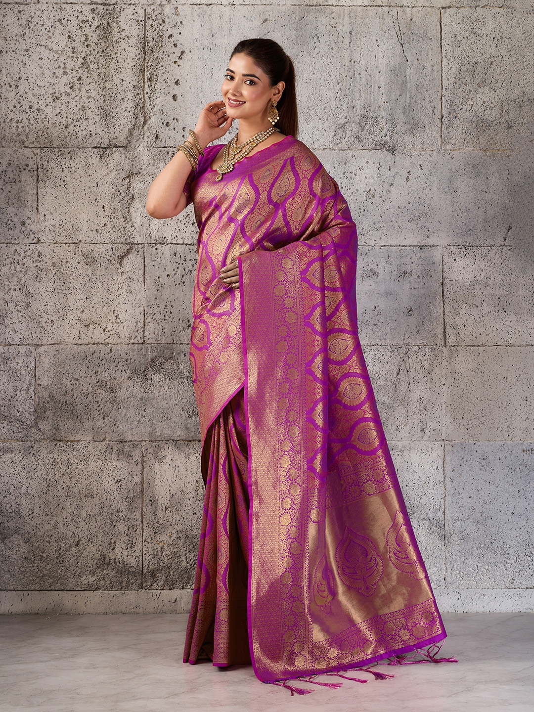 Magenta Paisley Woven Zari Kanjivaram Blend Saree