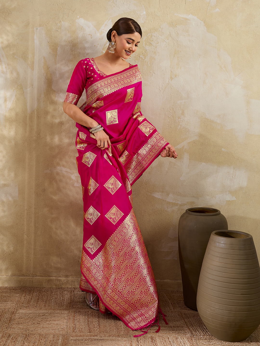 Magenta Woven Designer Silk Blend Saree