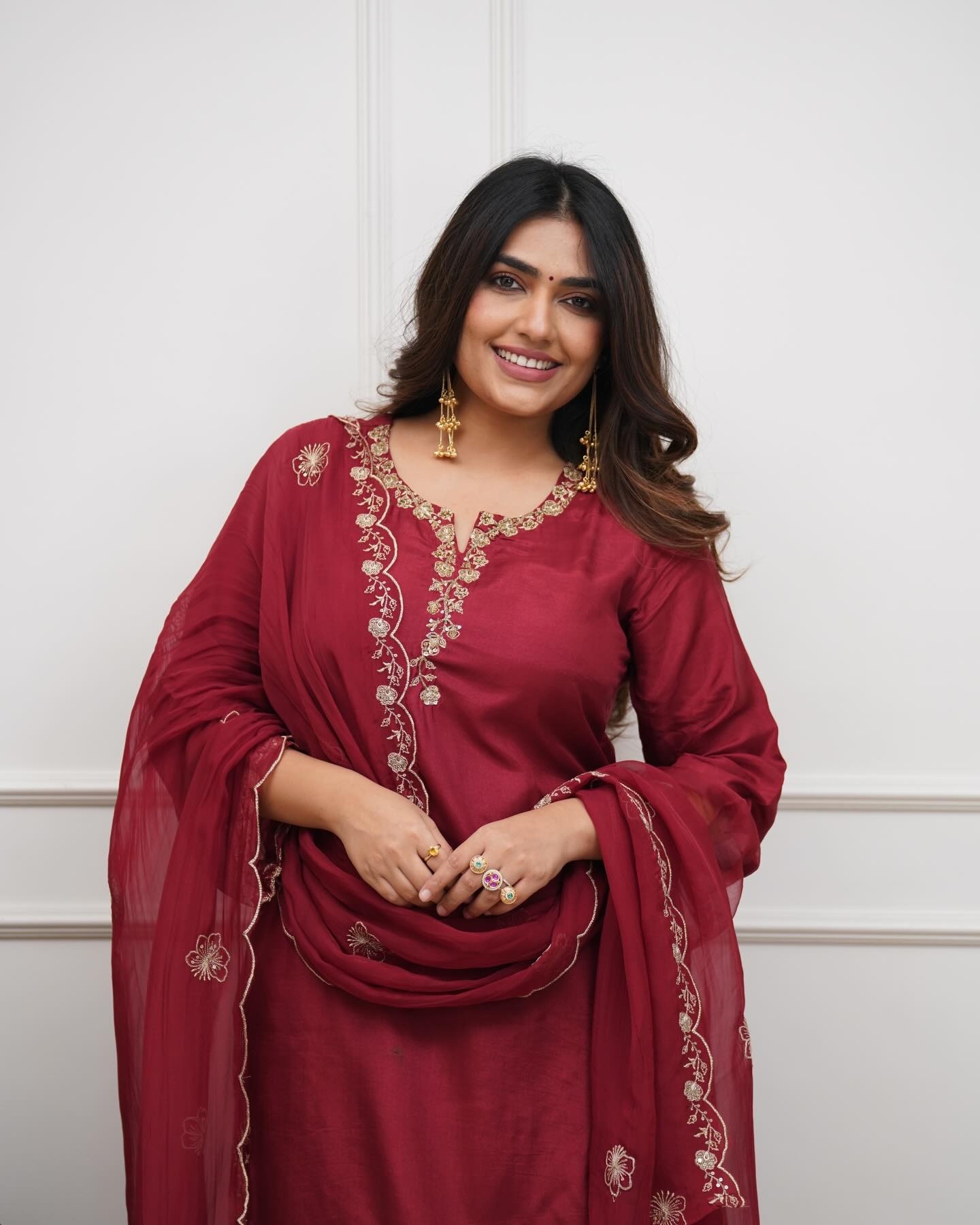 Maroon Designer Embroidered Chanderi Kurta Set — alternate view