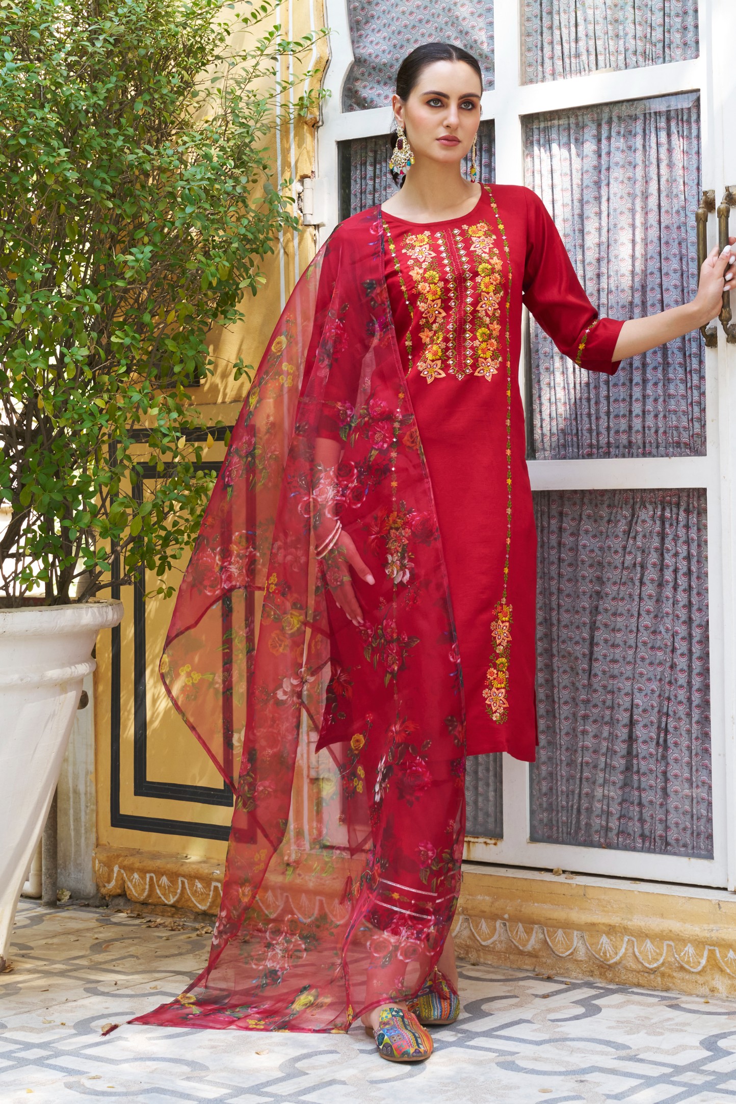 Maroon Viscose Rayon Floral Embroidered Salwar Suit