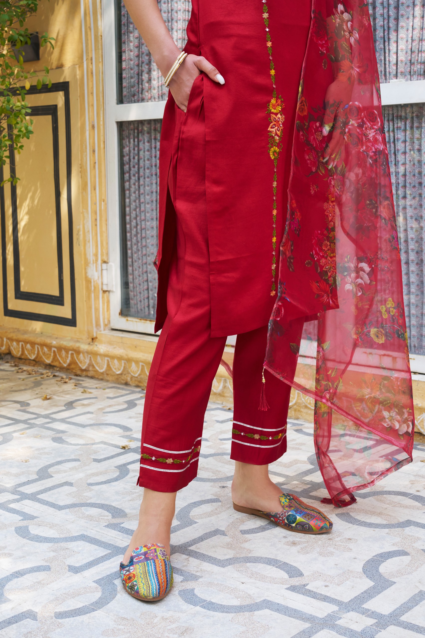 Maroon Viscose Rayon Floral Embroidered Salwar Suit