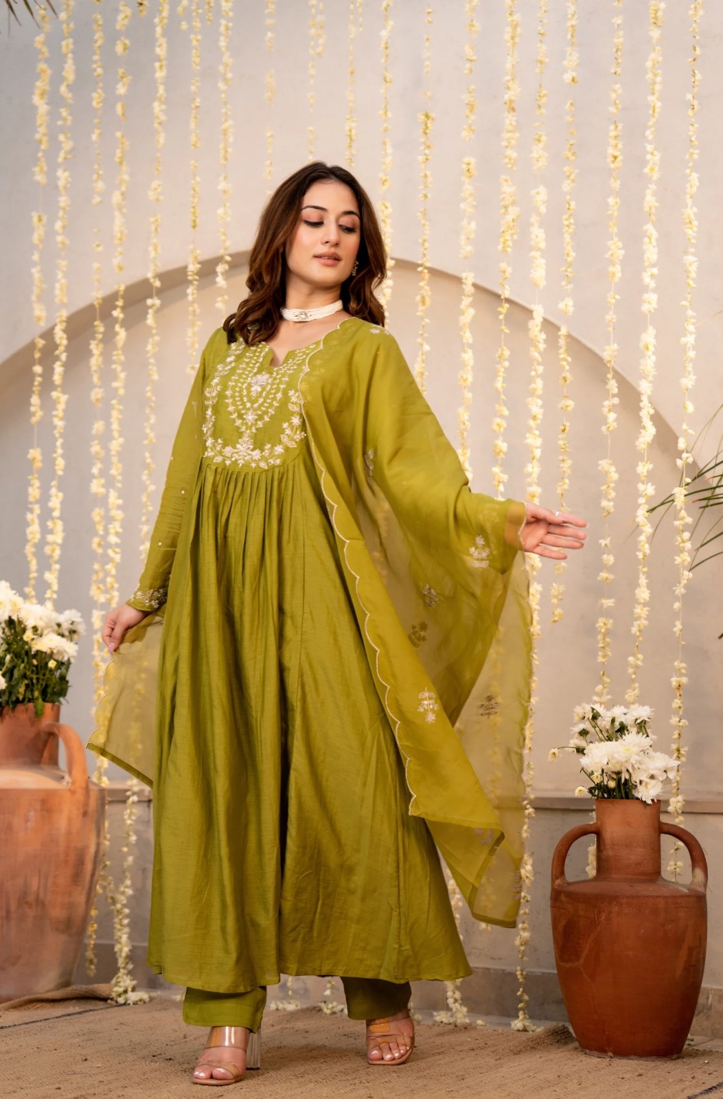 Mehendi Designer Embroidered Chanderi Kurta Set — alternate view