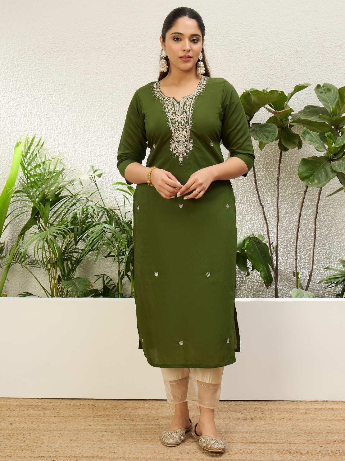 Mehendi Embroidered Pattern Embroidery Silk Kurti