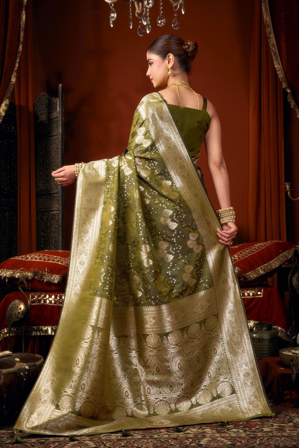 Mehendi Floral Jacquard Soft Silk Saree — alternate view