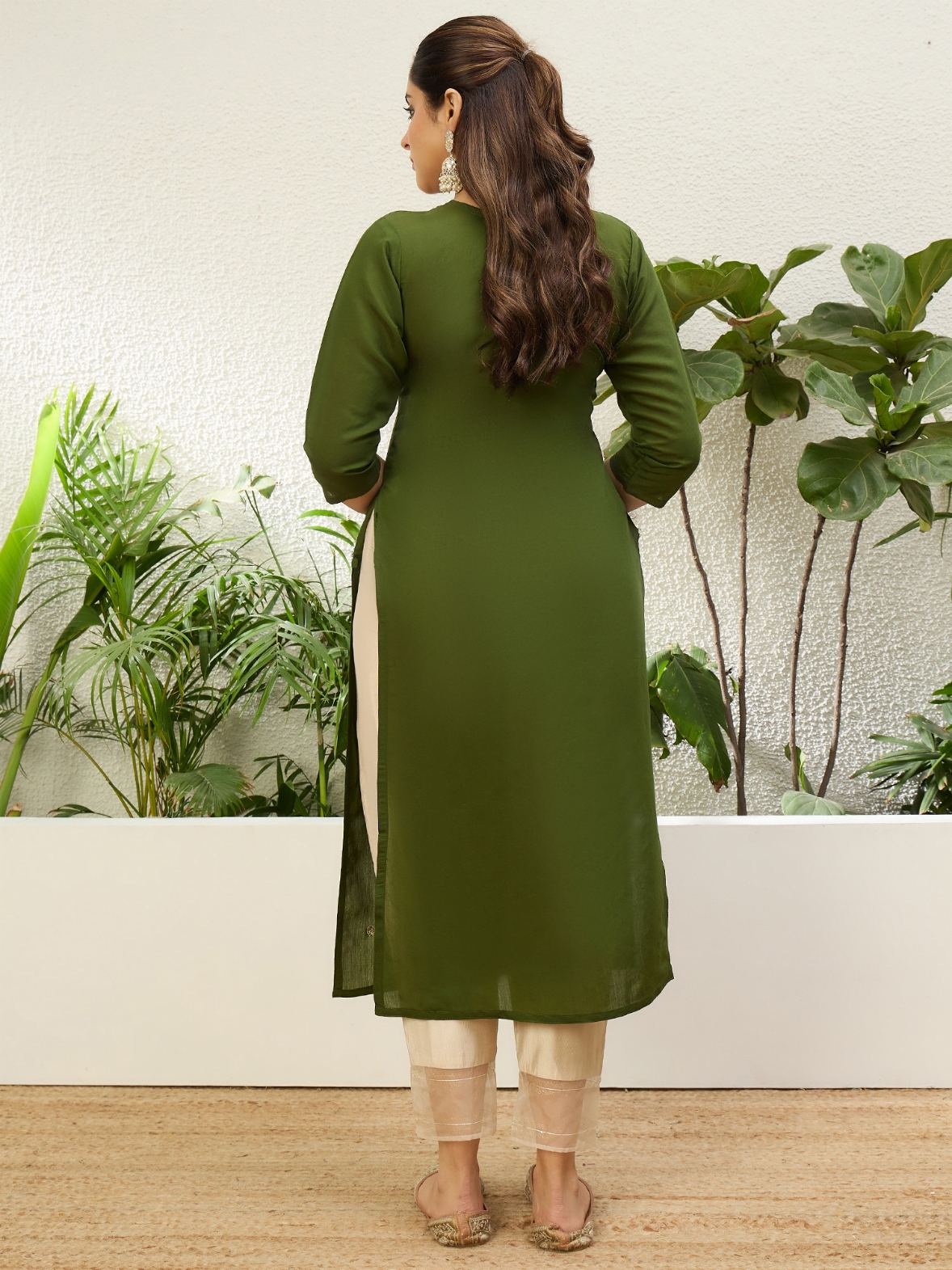 Mehendi Green Mughal Embroidered Silk Blend Straight Kurti — alternate view