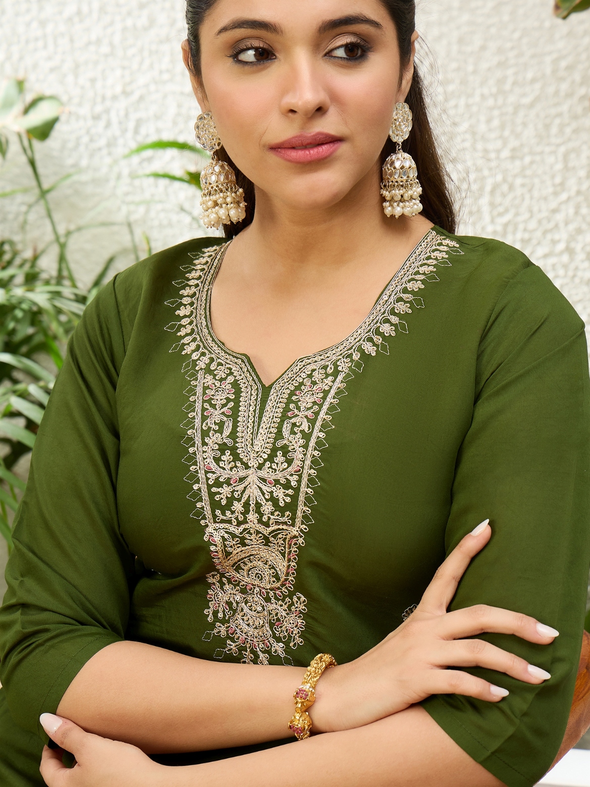Mehendi Green Mughal Embroidered Silk Blend Straight Kurti