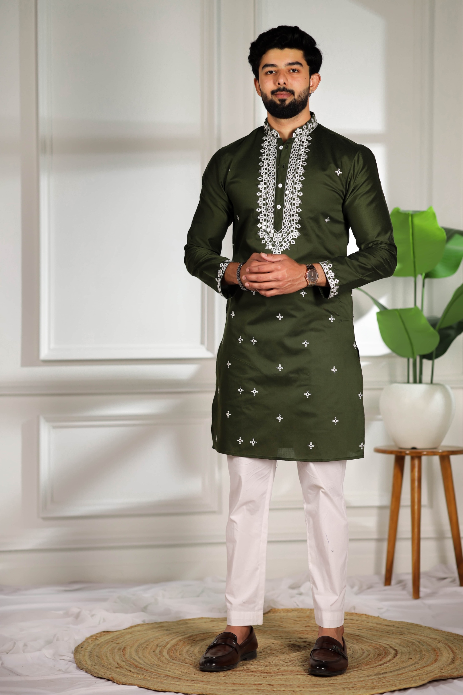 Mehendi Minimal Embroidery Kurta Pyjama