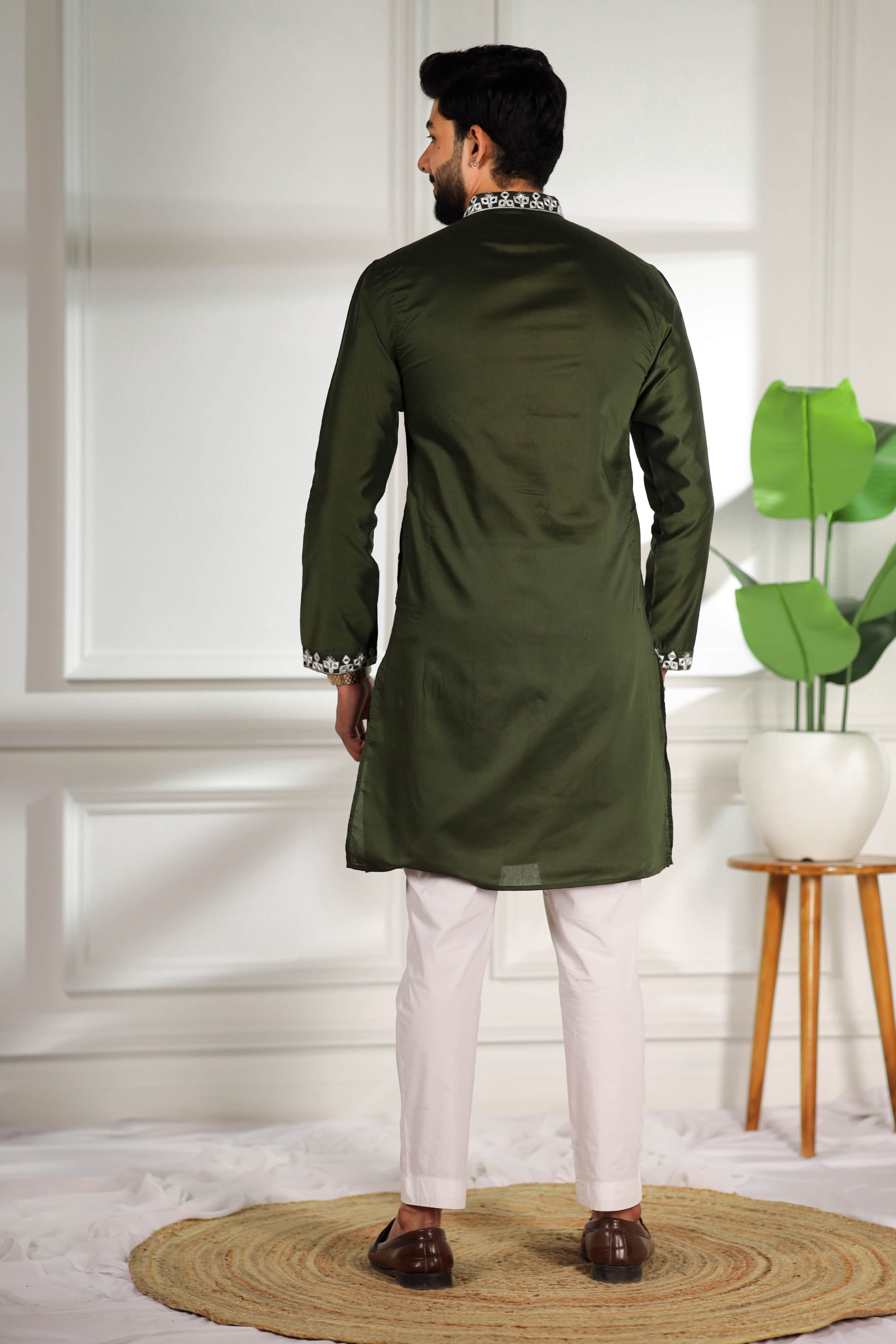 Mehendi Minimal Embroidery Kurta Pyjama — alternate view