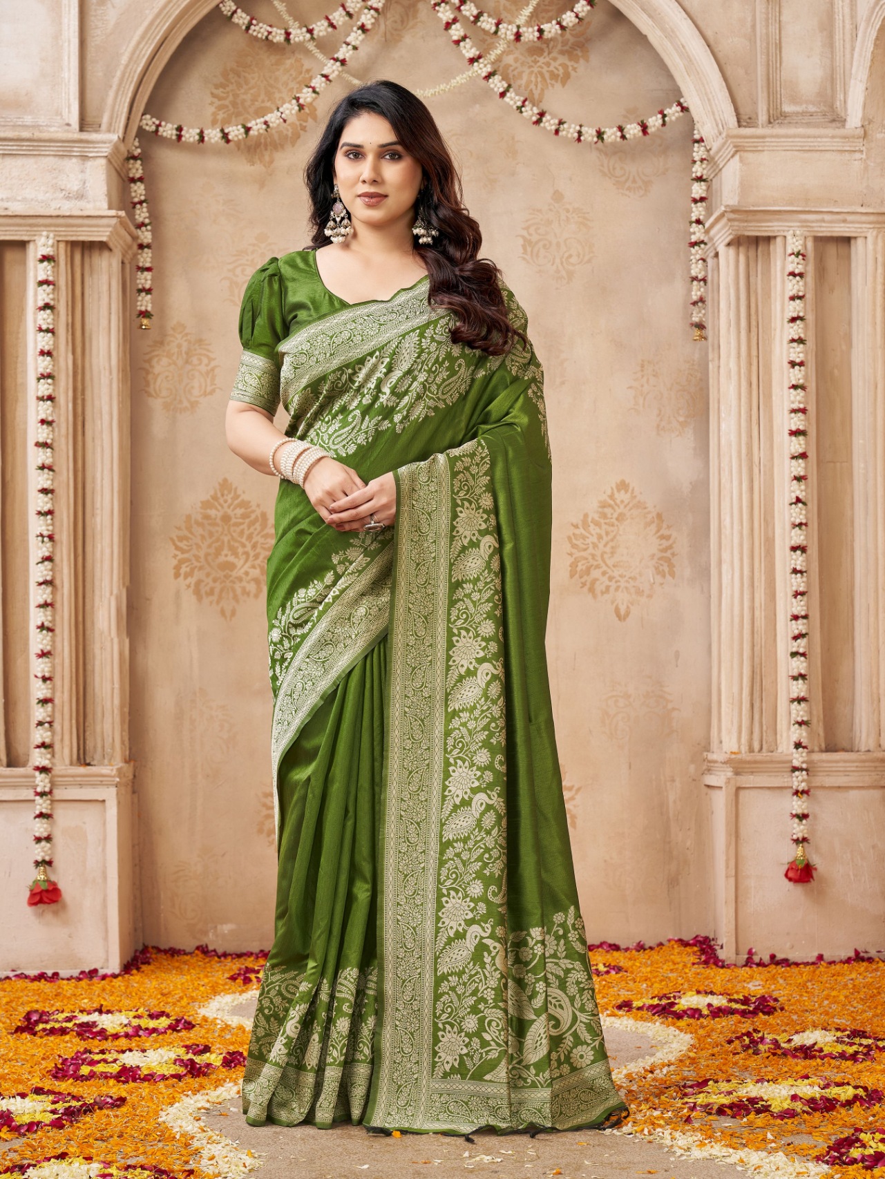 Mehendi Peacock Woven Handloom Raw Silk Saree