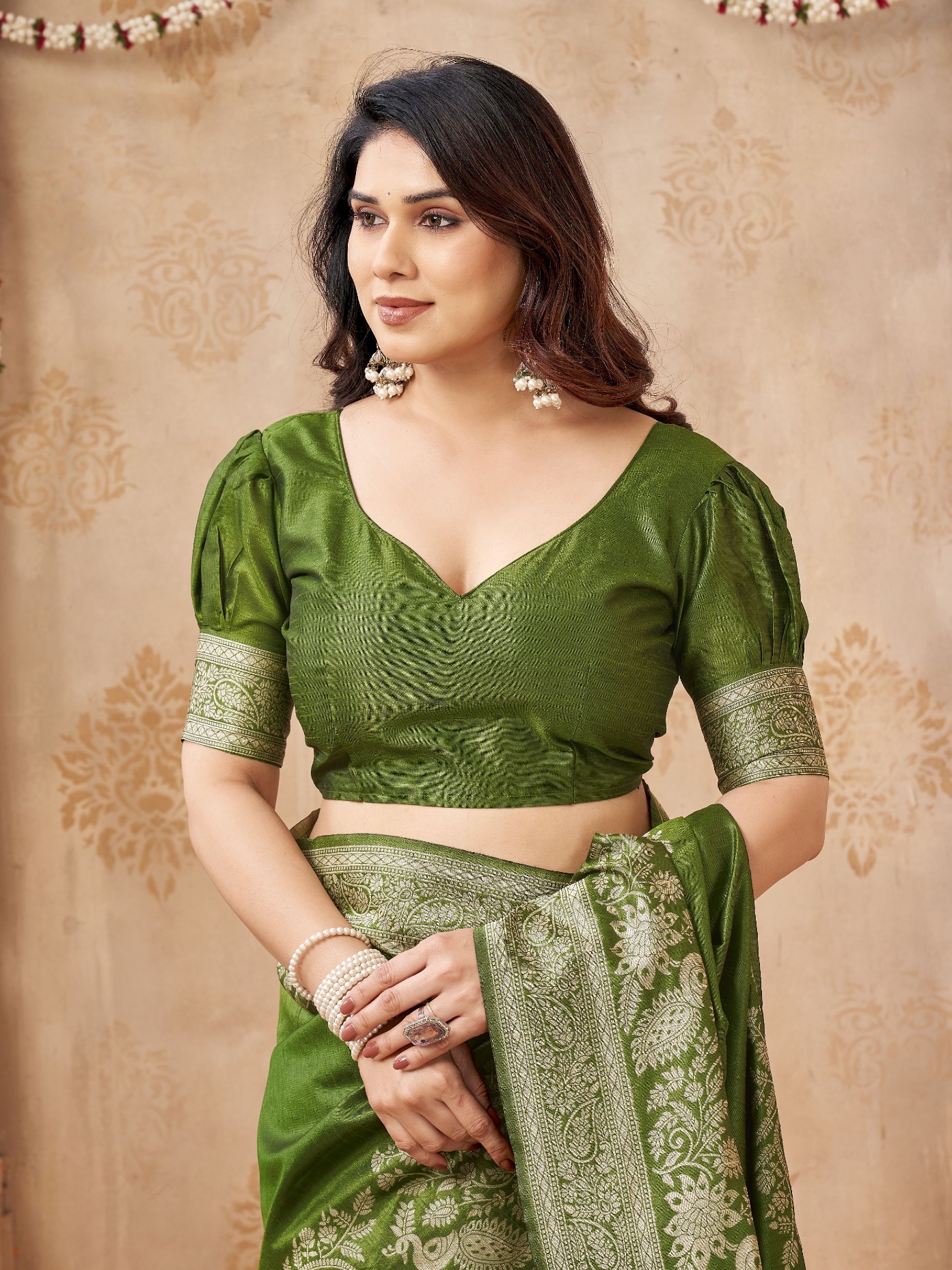 Mehendi Peacock Woven Handloom Raw Silk Saree