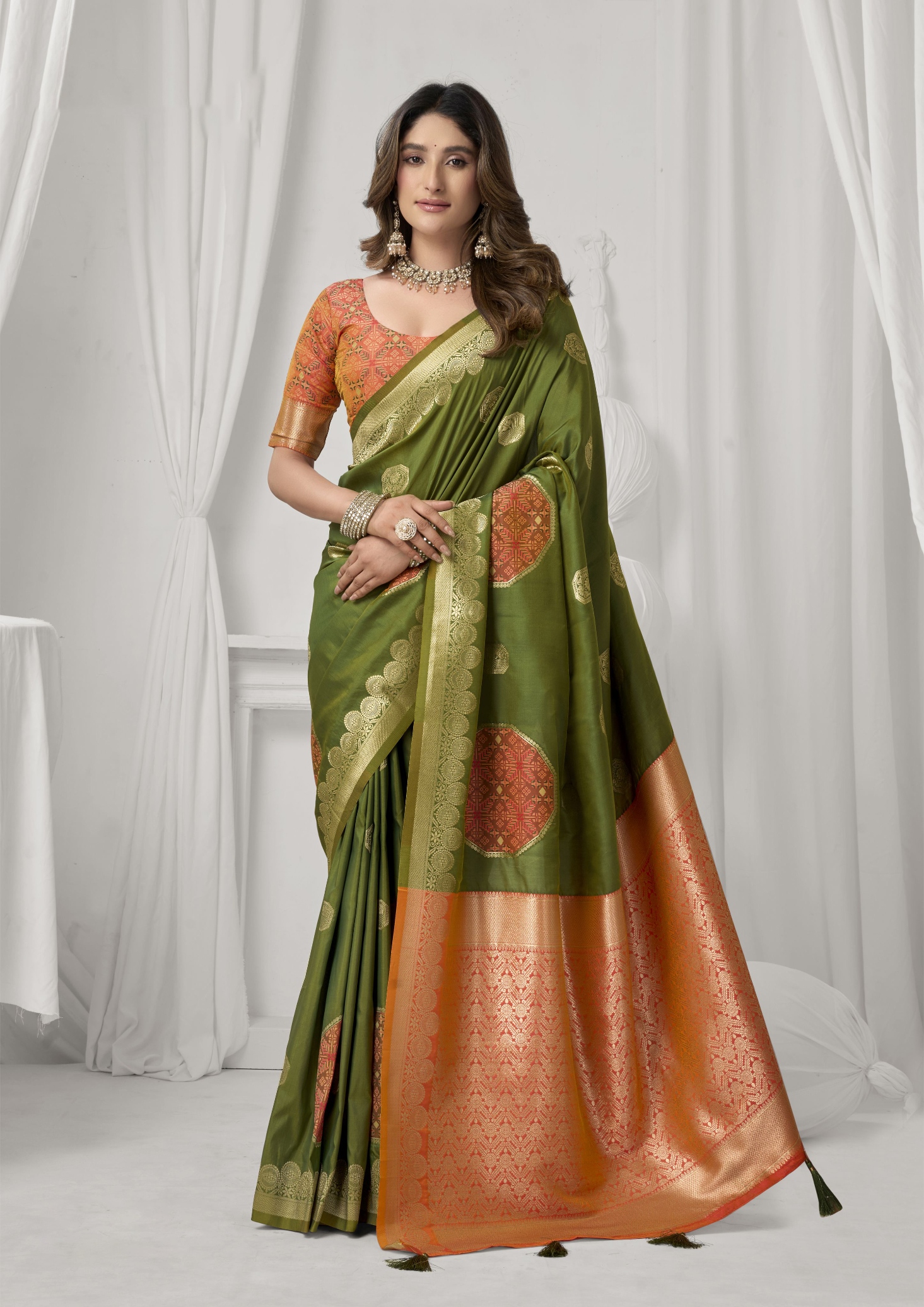 Mehendi Woven Jacquard Soft Silk Saree