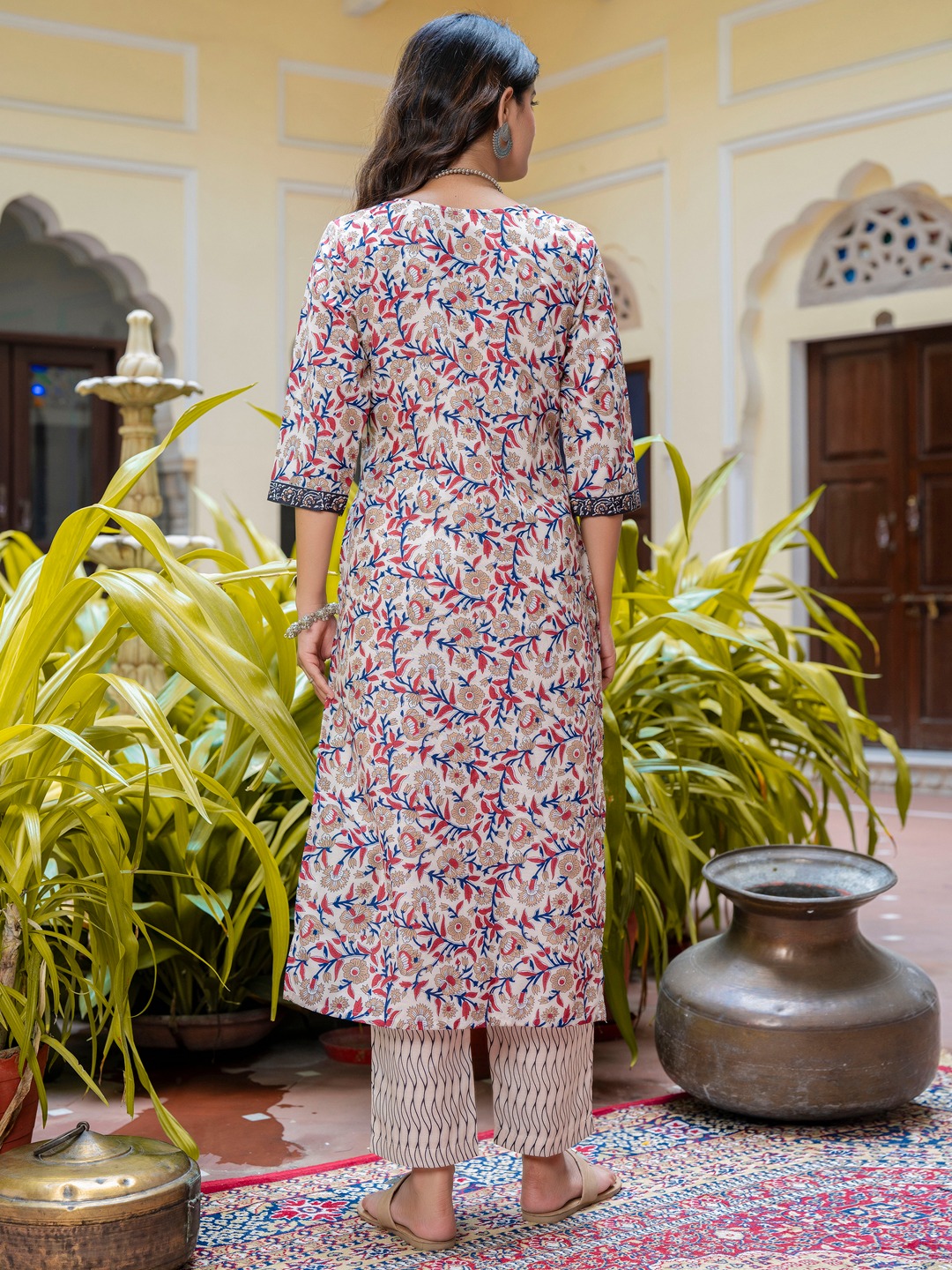 Multicolor Keyhole Neck Floral Cotton Suit Set — alternate view
