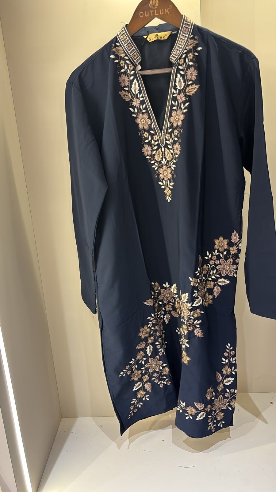 Navy Blue Floral Embroidered Lachaka Kurta Pyjama