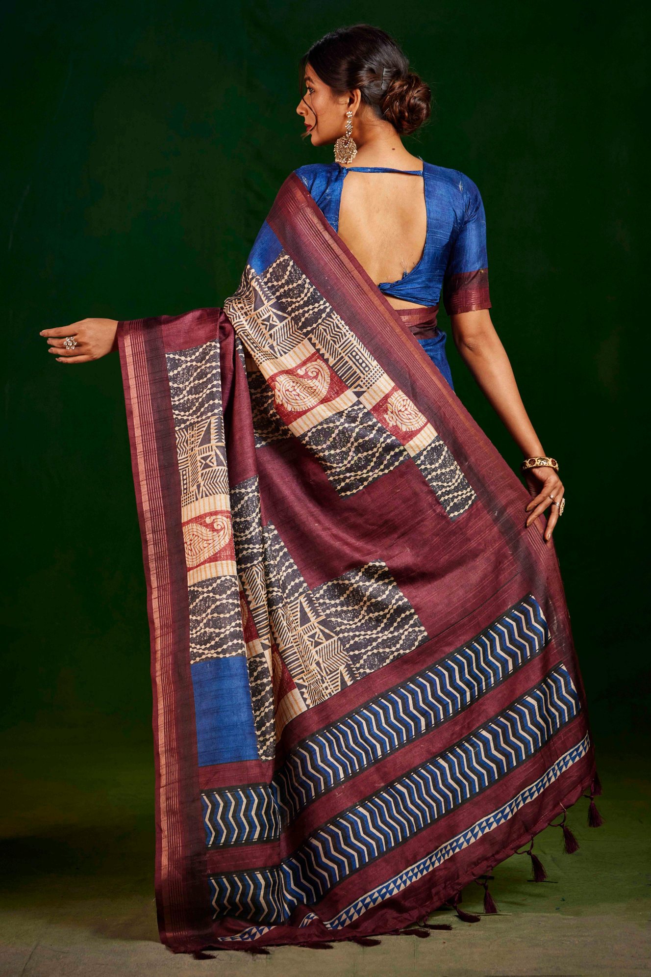 Navy Blue Gathan Silk Woven Designer Digital Printed Saree — alternate view
