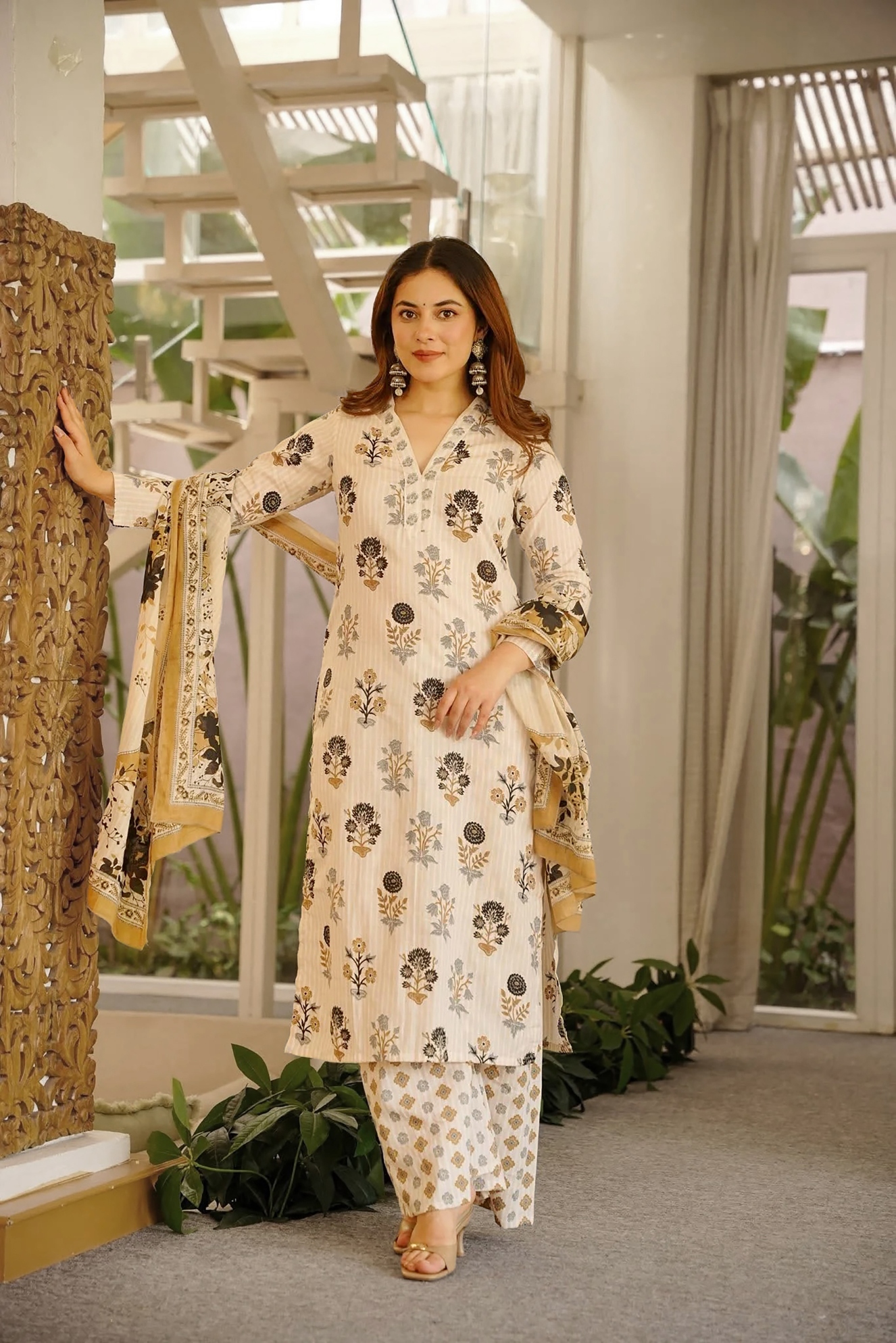 Off White Floral Designer Digital Printed Cambric Cotton Kurta Set