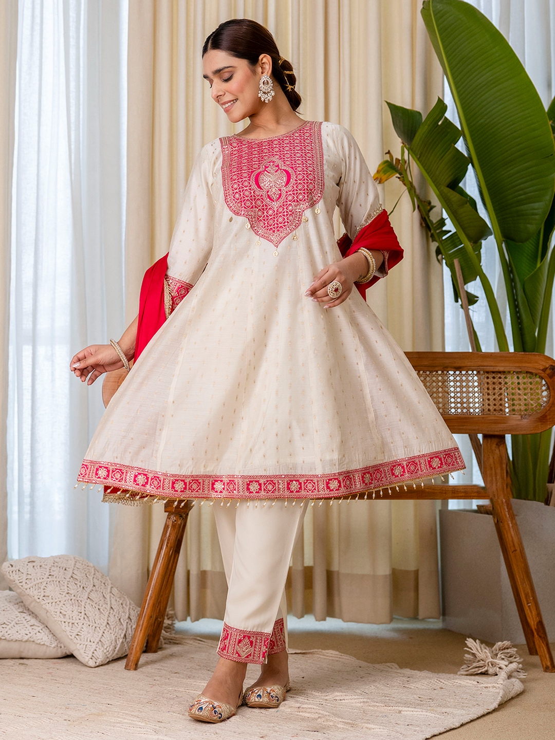 Off White Floral Embroidered Silk Blend Salwar Suit