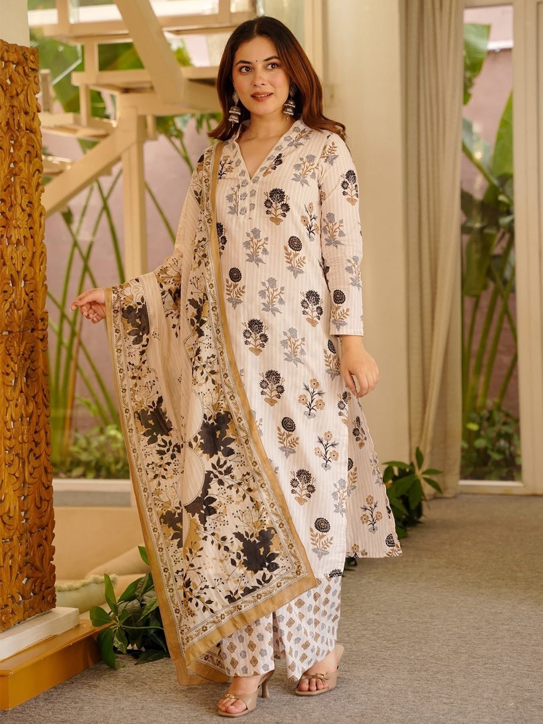 Off White Floral Printed Slub Kurta Set