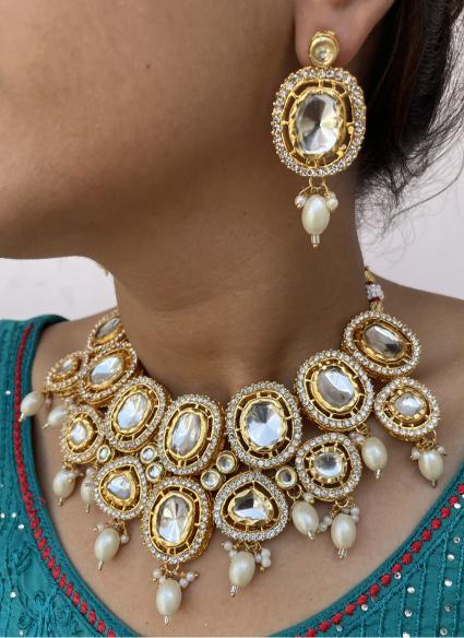 Off White Kundan Nacklace Set — alternate view