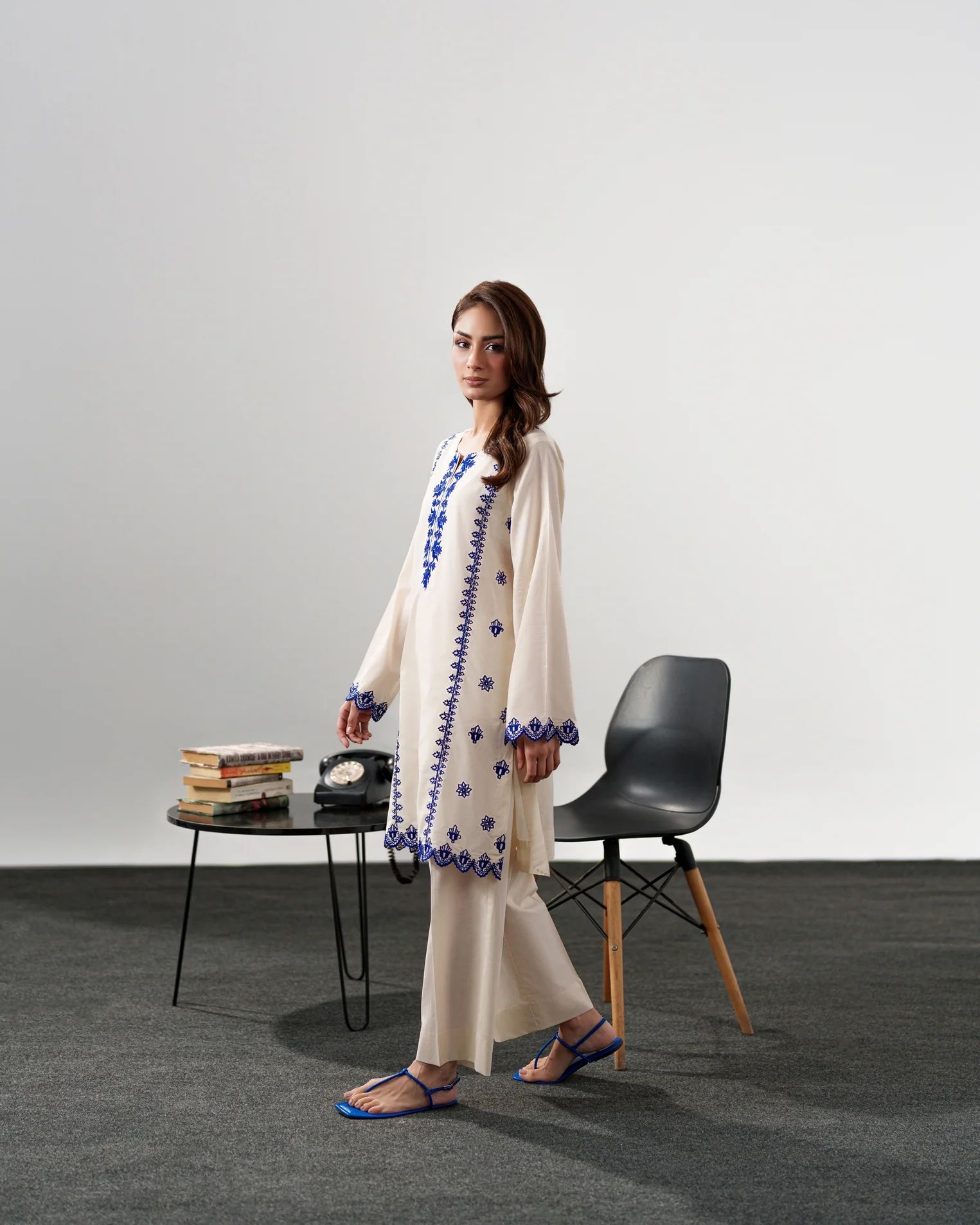 Off White Motif Designer Embroidery Chanderi Salwar Suit