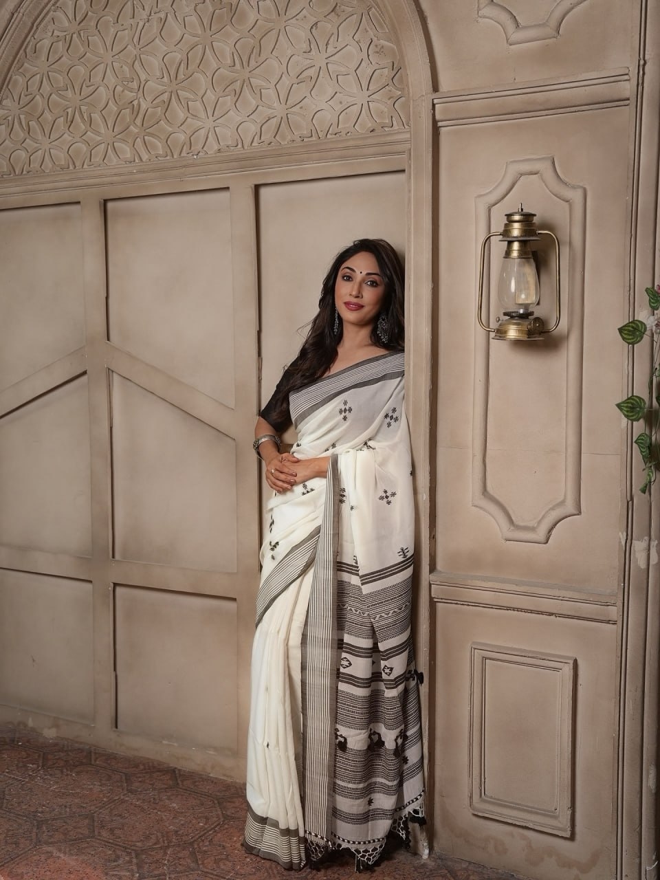 Off White Printed Linen Cotton Saree