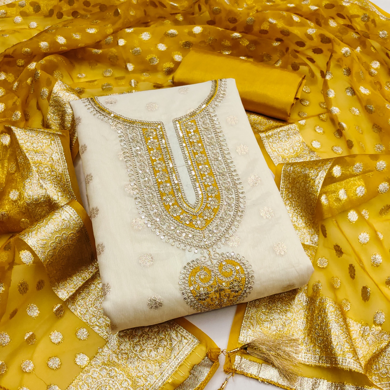 Off White Yellow Woven Butti Straight Pant Suit — alternate view